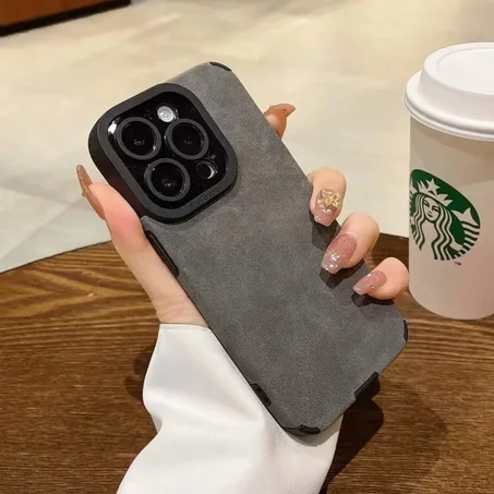 Coque téléphone de IPhone11 à IPhone15  9900 FCFA/ IPhone16  à IPhone17 11900 FCFA