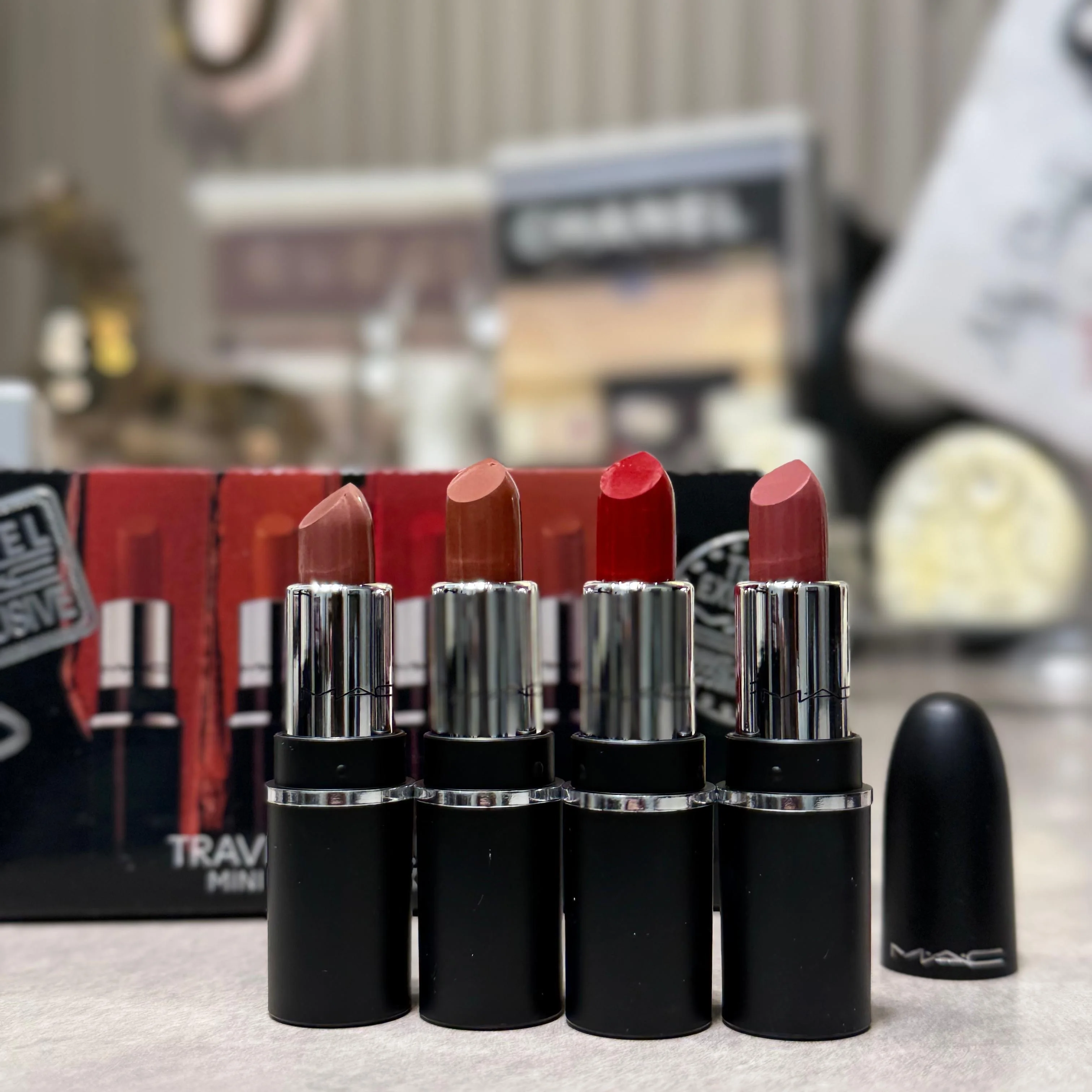 MAC Macximal Silky Matte Lipsticksبكج مكون من ٤أرواج أحمر شفاه ماك ماكسيمال بتركيبة مطفية حريرية