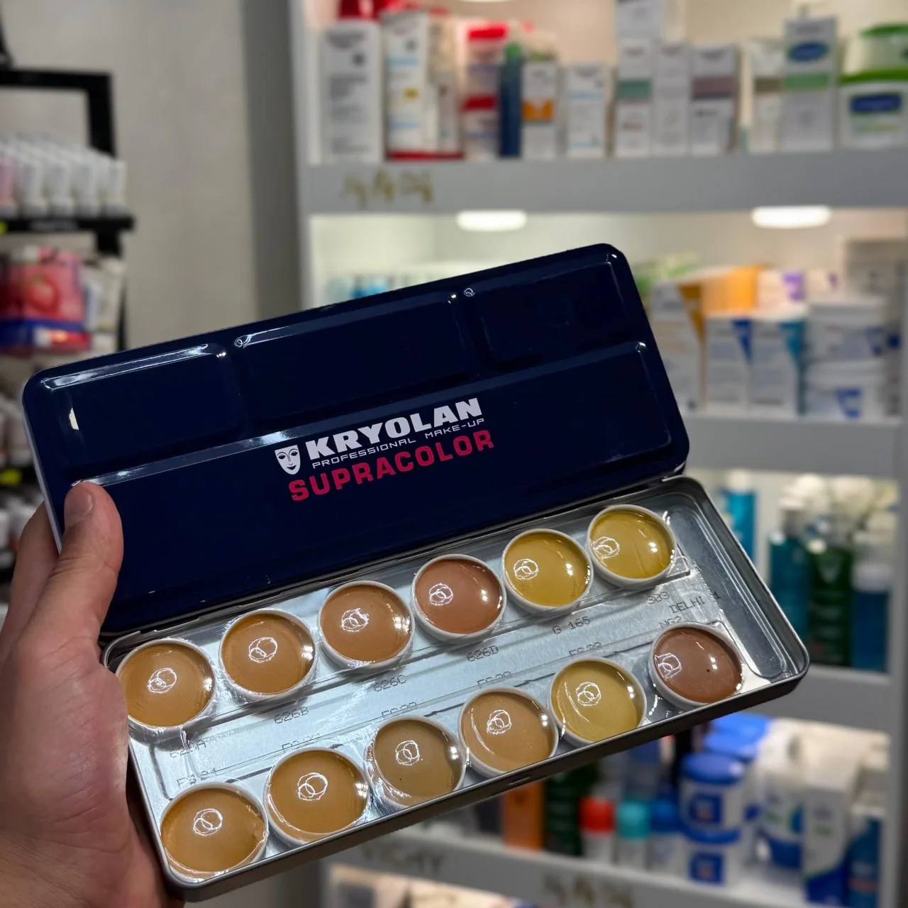 باليت كونسيلر وكريم أساس كريولان سوبرا كولور - Kryolan Supracolor Professional Make-up Palette