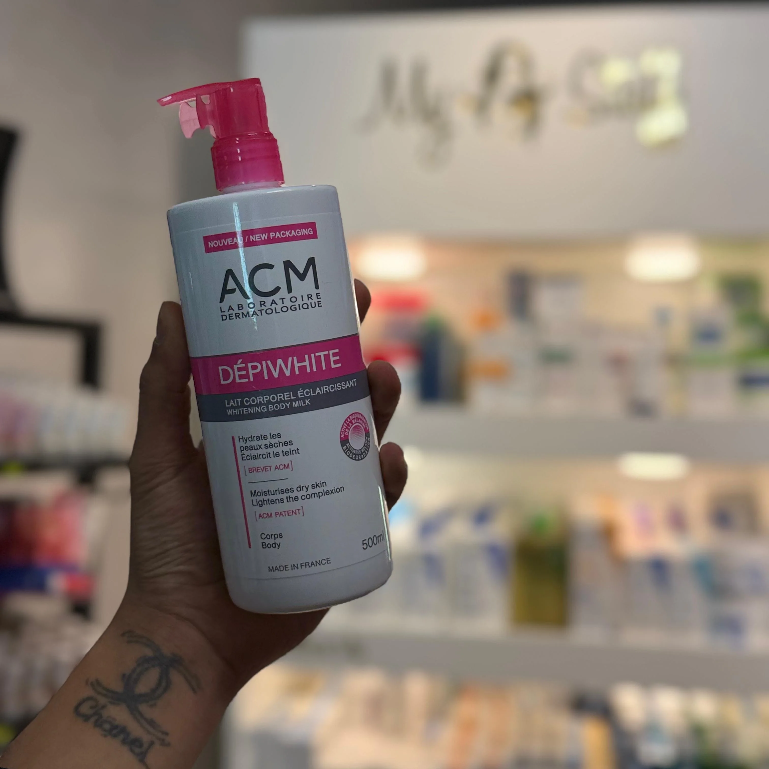 ACM Depiwhite Whitening Body Milkلوشن جسم ديبي وايت لتبييض البشرة - 500 مل