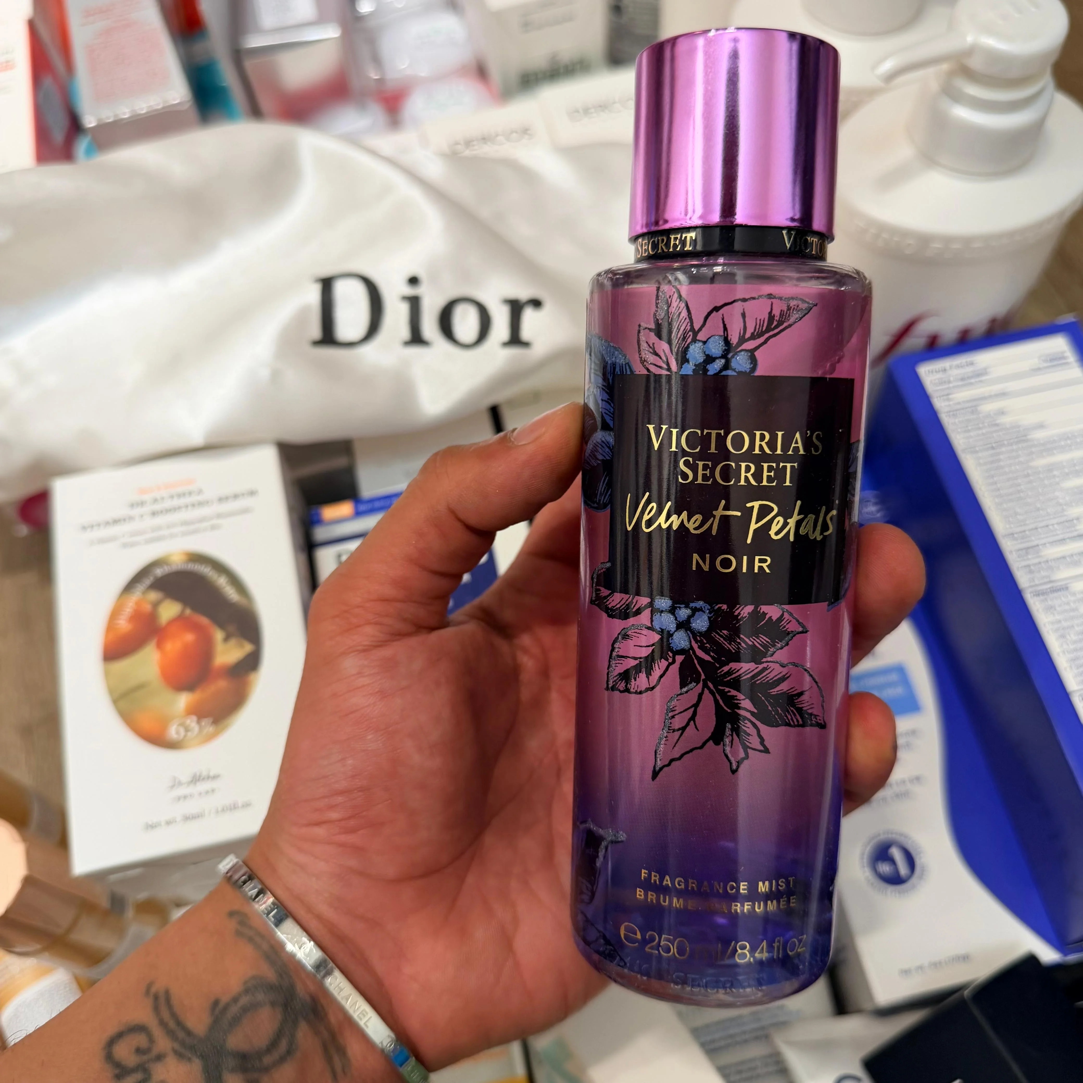 فيكتوريا سيكريت فيلفت بيتالز ديكادنت  Velvet Petals Decadent Victoria's Secret