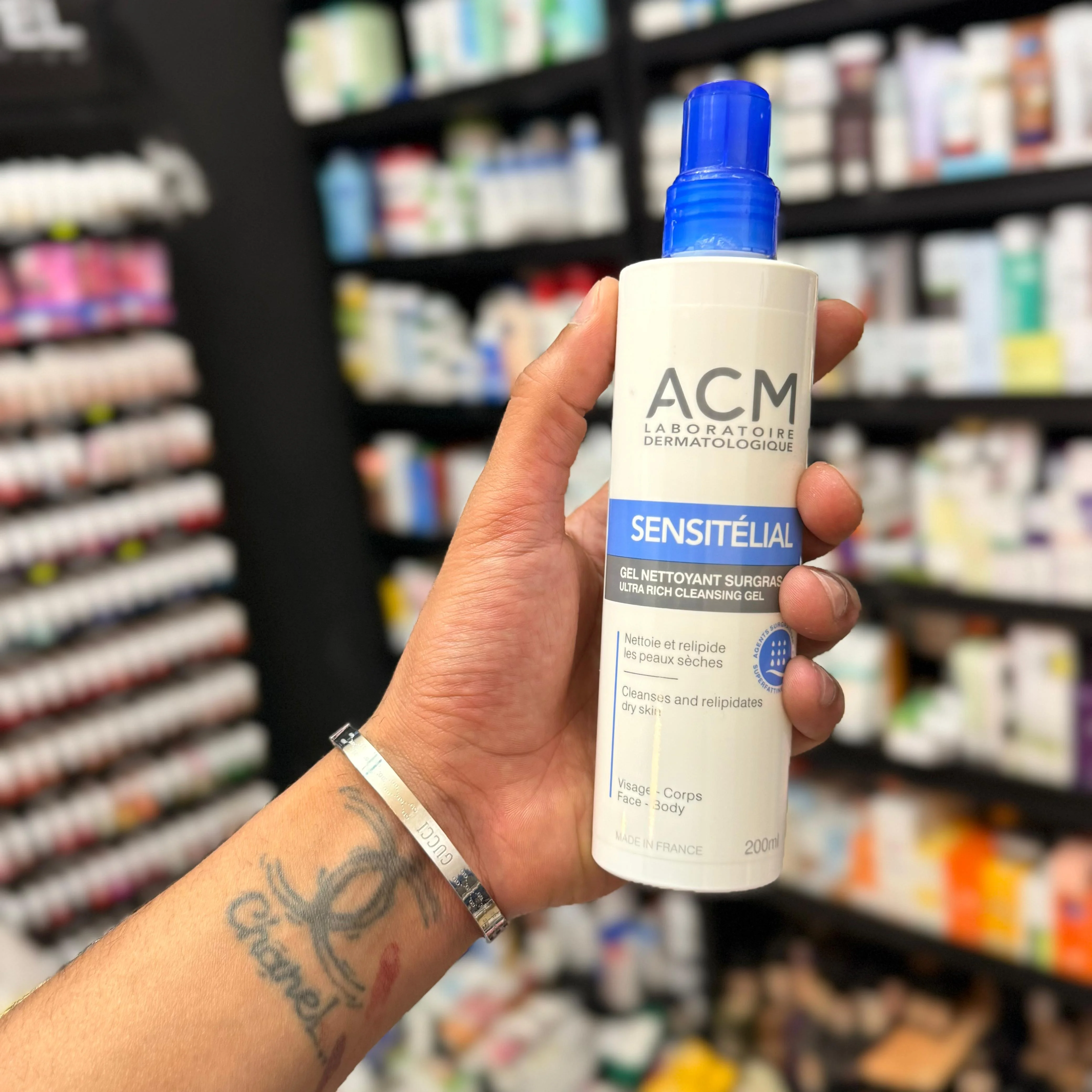 جل تنظيف البشرة الترا ريتش سنسيتيليال200مل ACM SENSITELIAL CLEANSING GEL 200ML