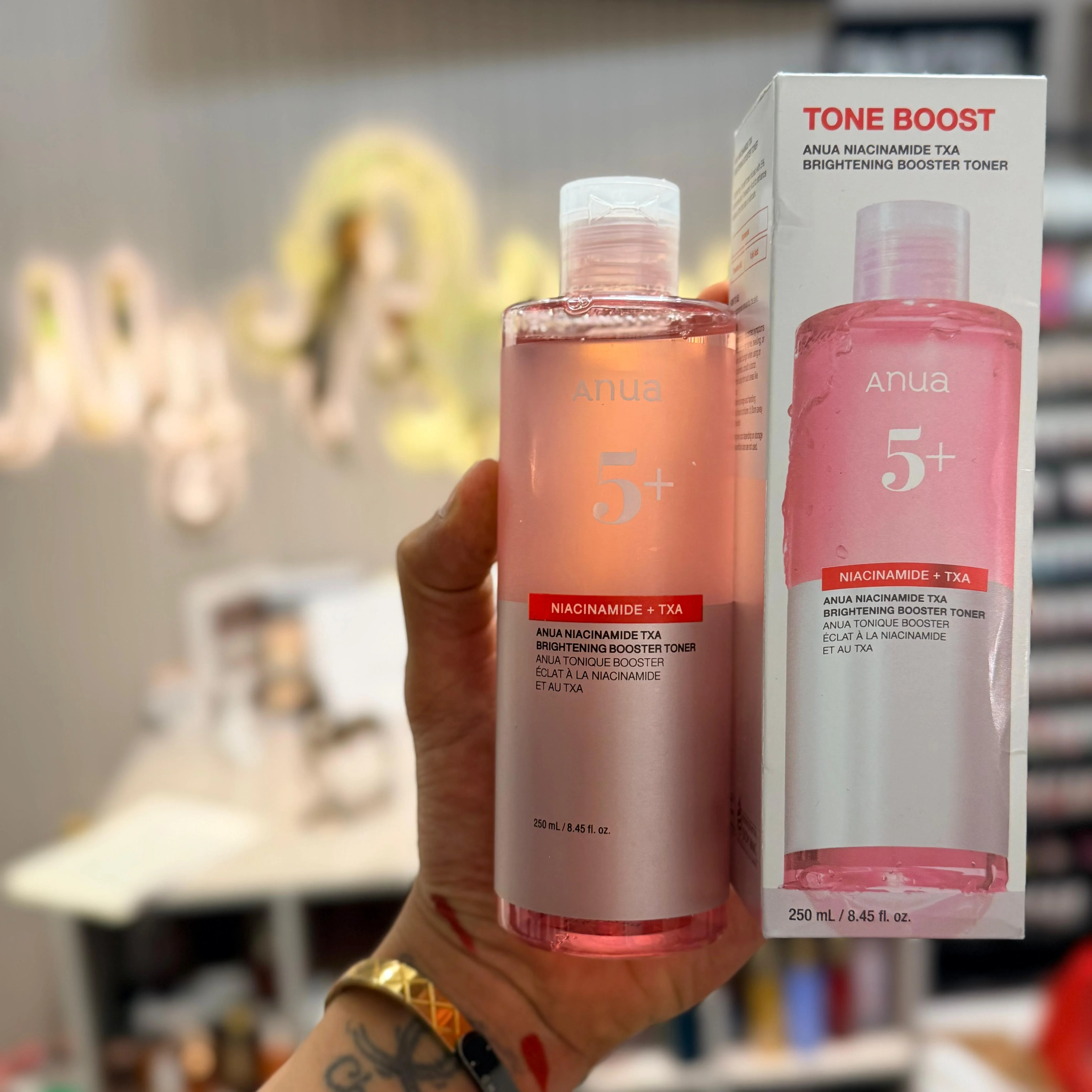 تونر معزز لتفتيح البشرة بحمض النياسيناميد والترانيكساميك Niacinamide Tranexamic Acid Brightening Booster Toner