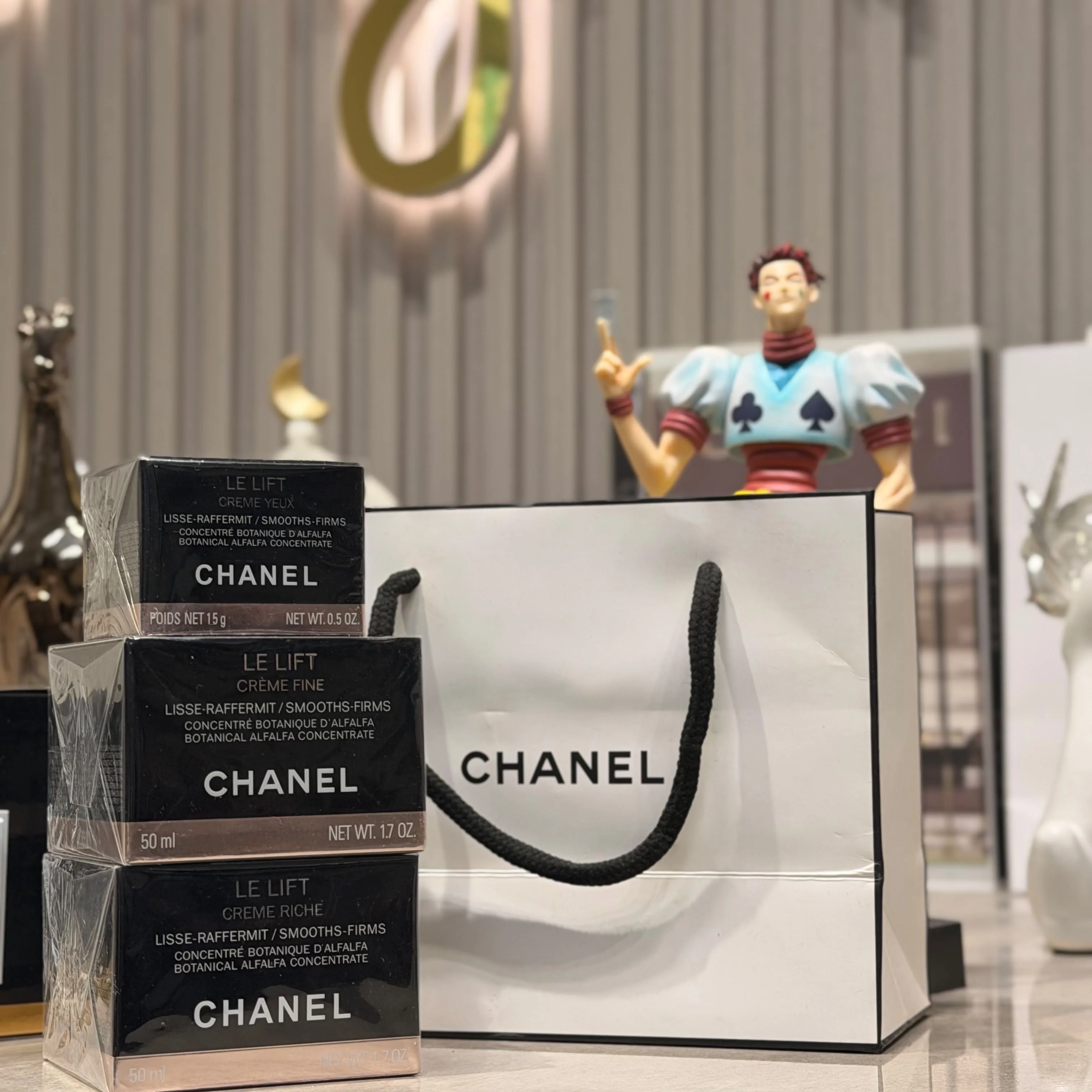 CHANEL LE LIFT – Firming Anti-Wrinkle Cream & Eye Creamشانيل لو ليفت – كريم شدّ ومكافحة التجاعيد للوجه والعينين