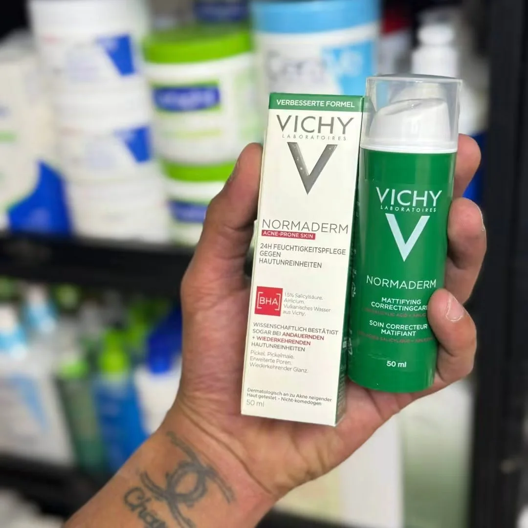 Vichy Normaderm Mattifying Care 50ml – Salicylic Acid & Airlicium فيشي نورماديرم عناية مطفية للبشرة المعرضة للحبوب – 50 مل، بحمض الساليسيليك وإيرليسيوم