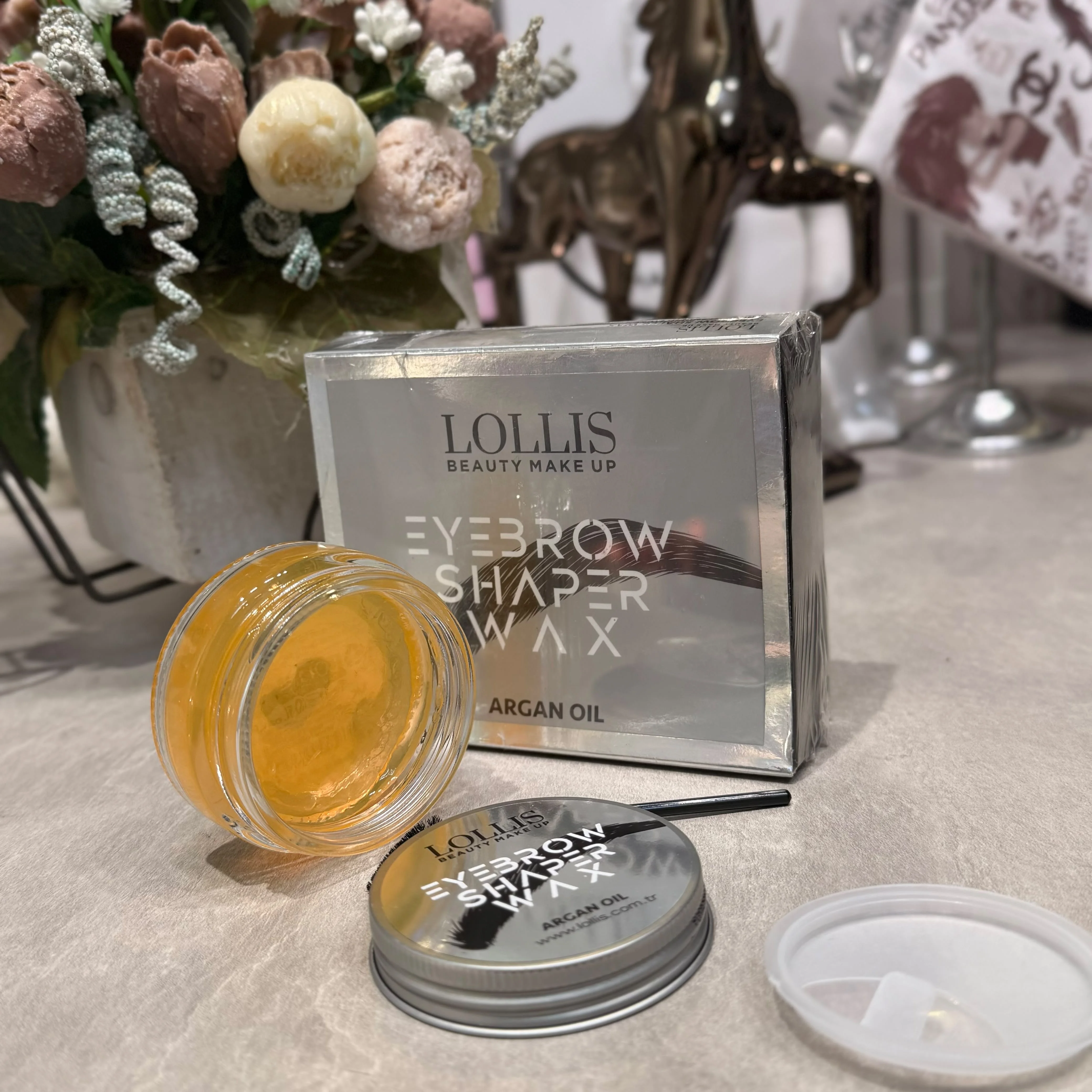 Lollis Eyebrow Shaper Waxشمع تشكيل الحواجب من لوليس