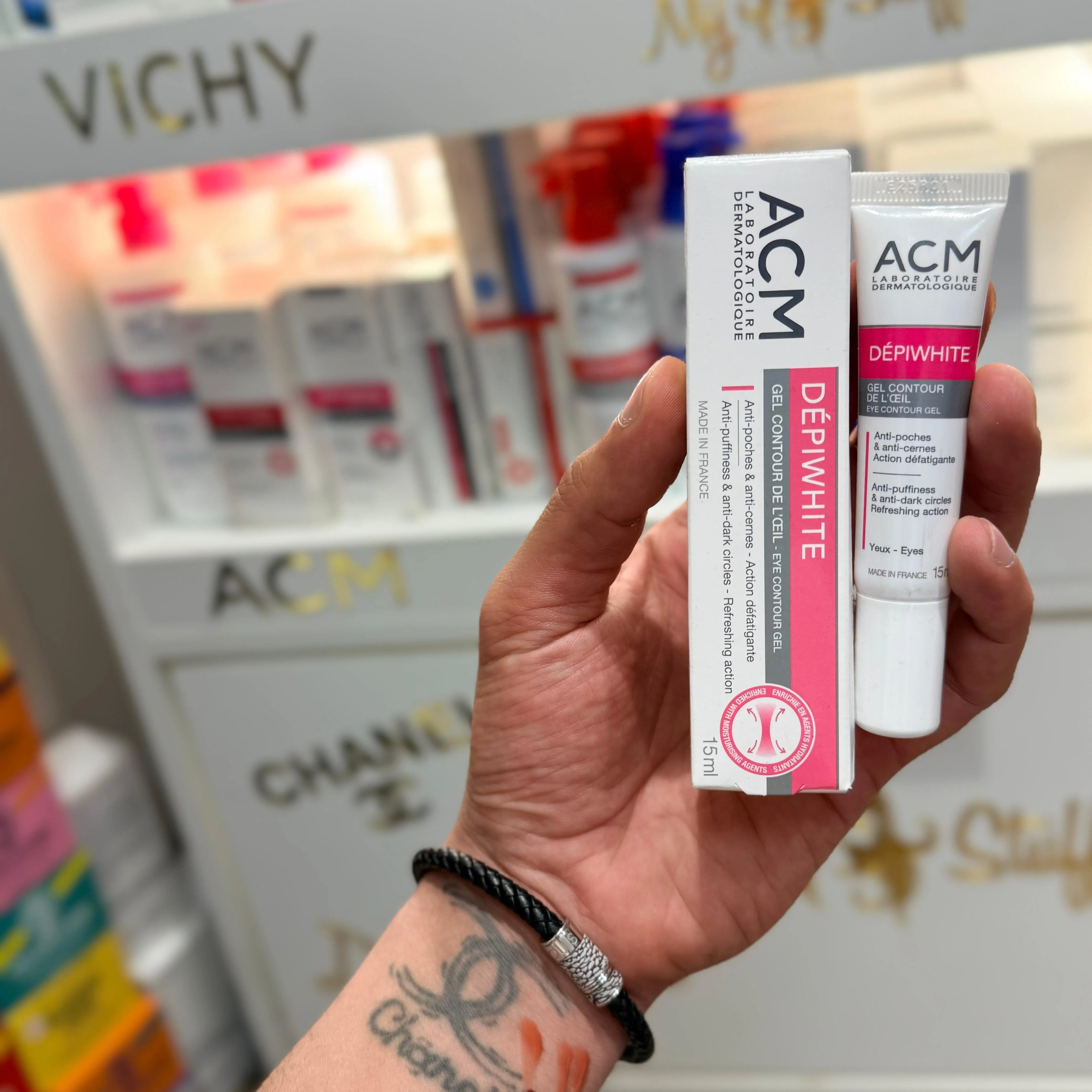 ACM Dépiwhite Eye Contour Gel – 15mlجل محيط العين ديبي وايت من ACM – 15 مل