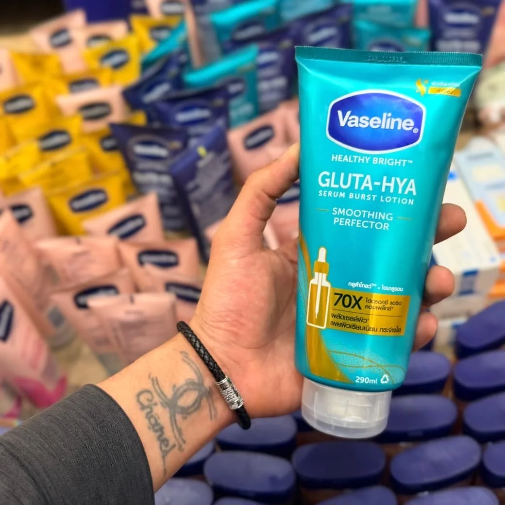 Vaseline Gluta-Hya Serum Burst Lotion Smoothing Perfector 300Ml لوشن فازلين جلوتا-هيا سيروم برست لتنعيم البشرة وتحسينها 300