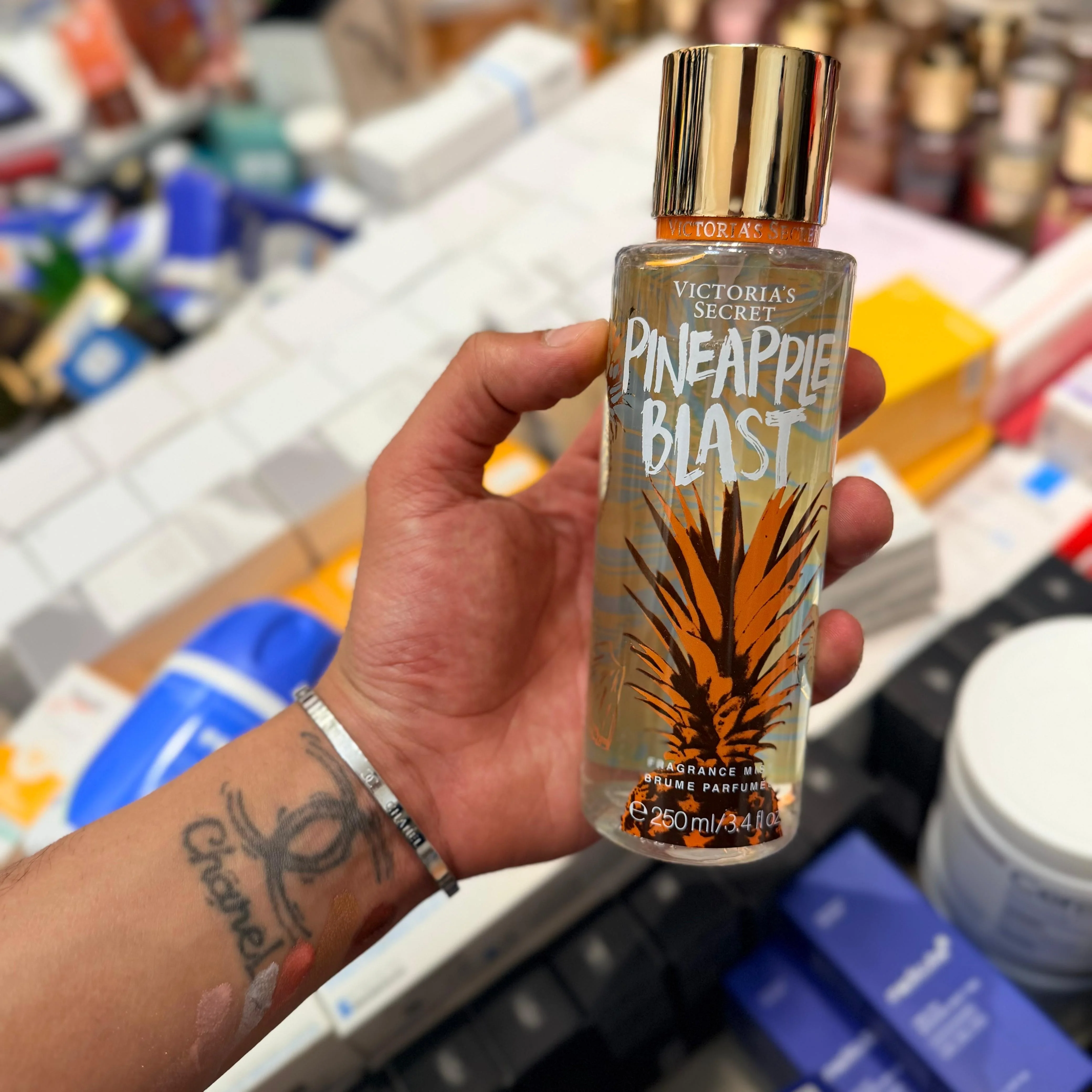 فيكتوريا سيكريت باينابل بلاست Pineapple Blast Victoria's Secret