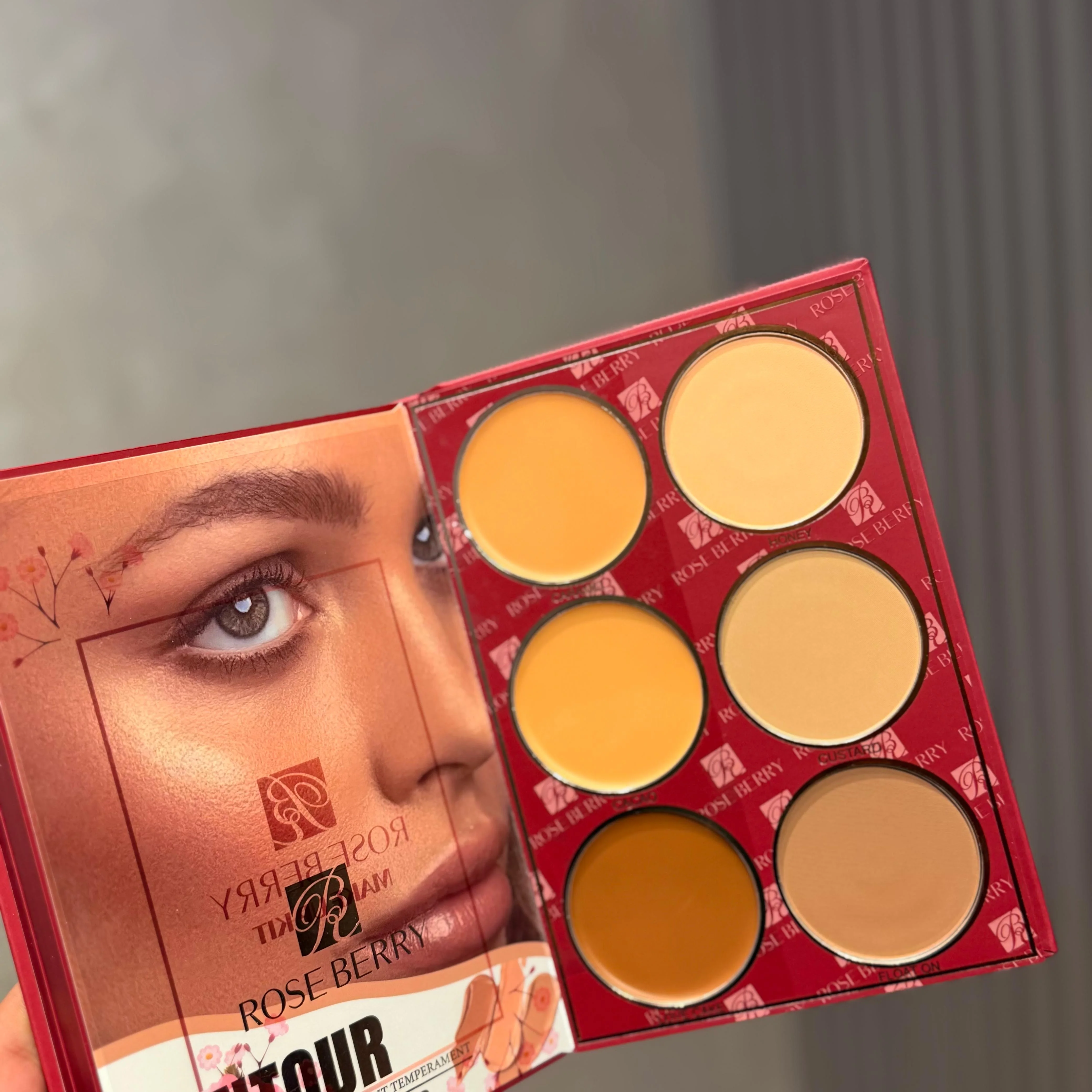 Rose Berry Make Up Kit مجموعة مكياج روز بيري