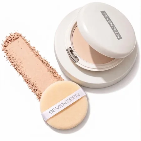 Seven7een NATURAL SILKY COMPACT POWDER SPF15بودرة مضغوطة طبيعية بملمس حريري ومعامل حماية ١٥ إس بي أف