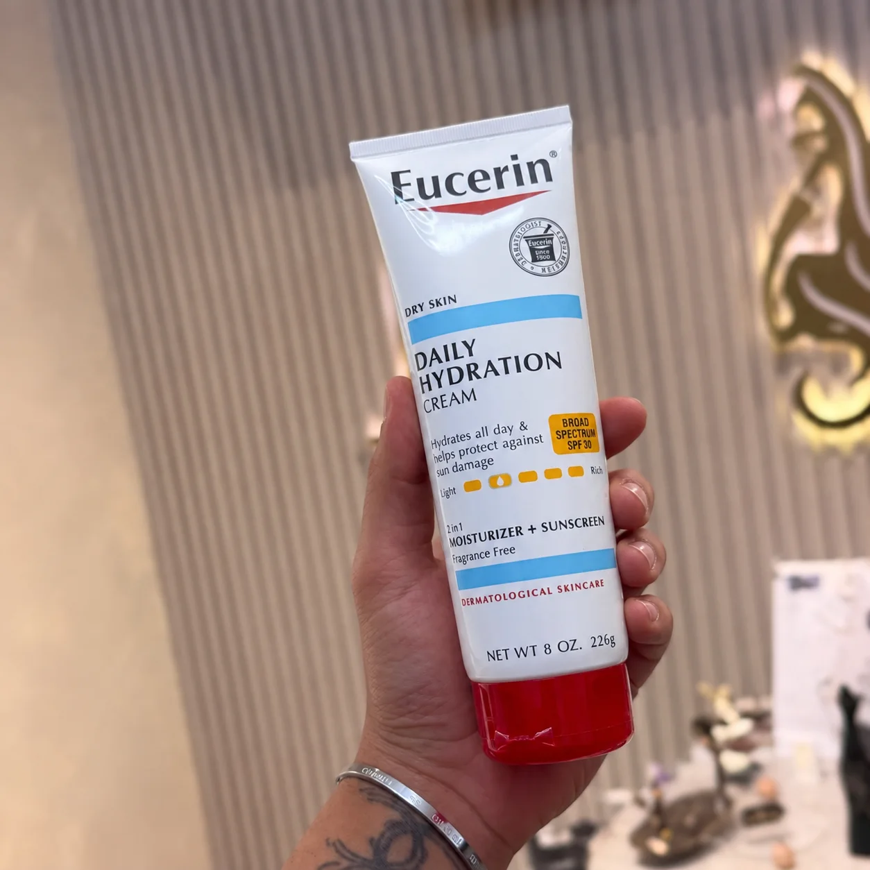 Eucerin Daily Hydration Creamكريم يوسيرين للترطيب اليومي