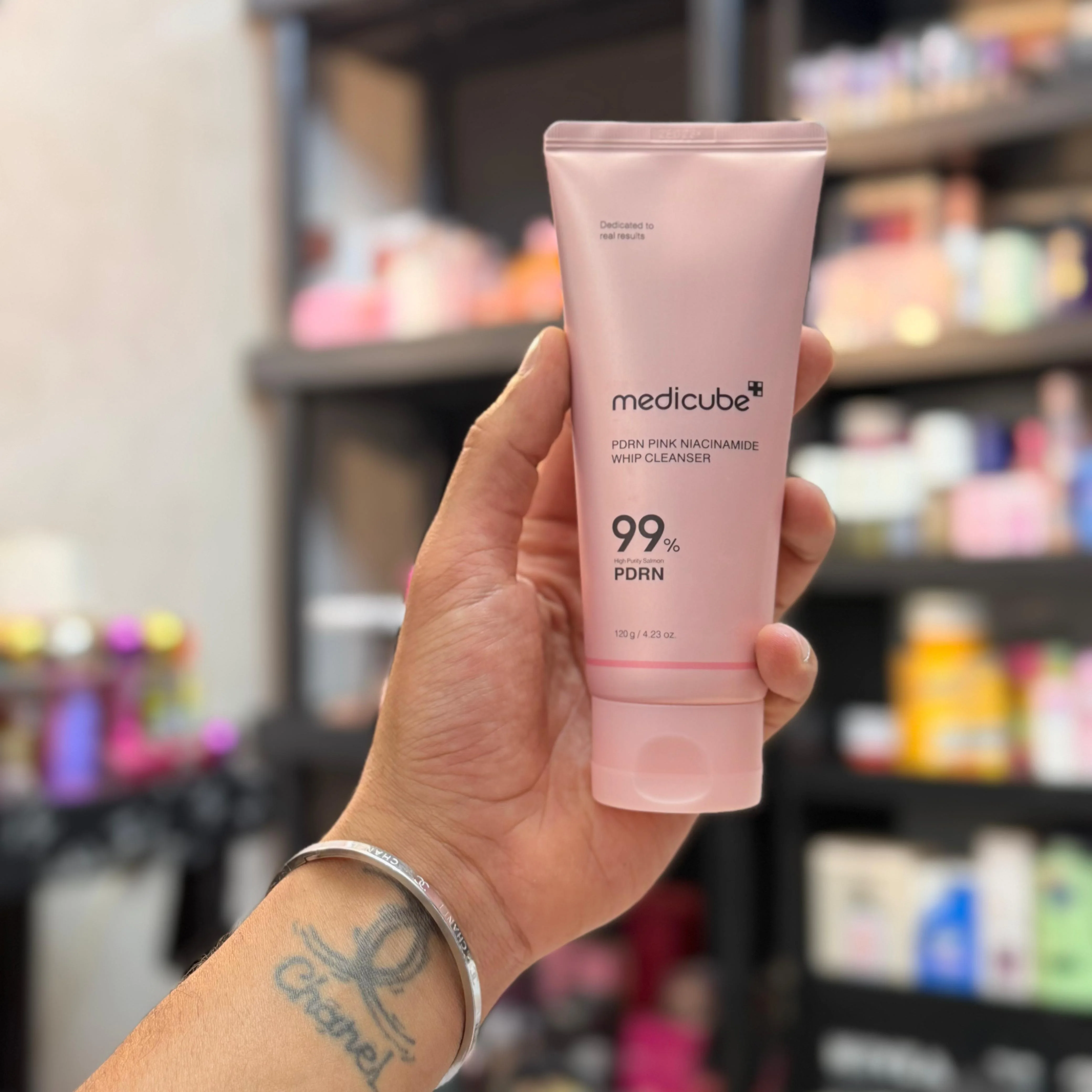 غسول بيكولاجين الزهري بالنياسيناميد من ميديكوب 120 غرامMedicop Pink Picolagen Wash with Niacinamide 120g
