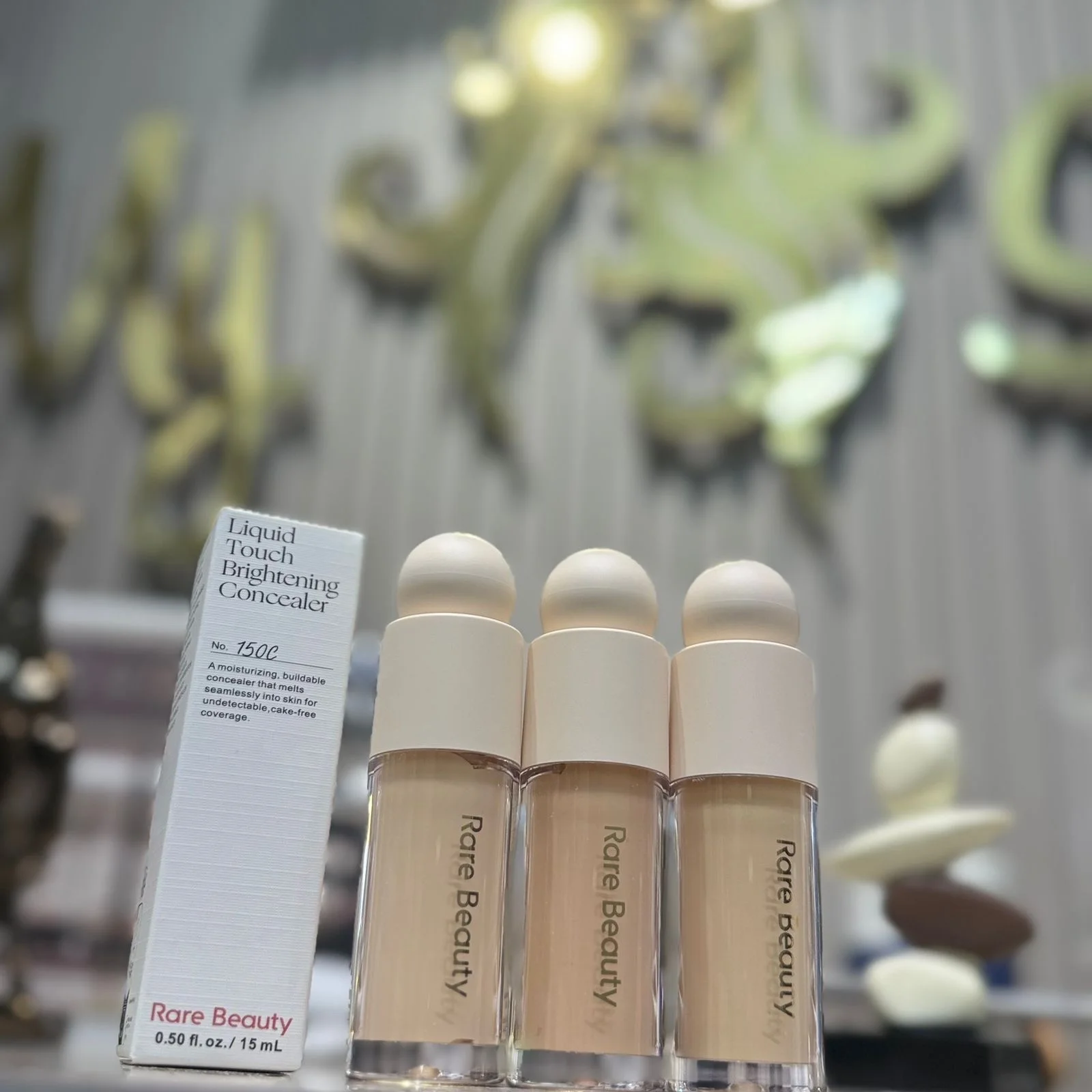 Rare Beauty Liquid Touch Brightening Concealer   خافي العيوب (كونسيلر) ليكويد تاتش المضيء من رير بيوتي