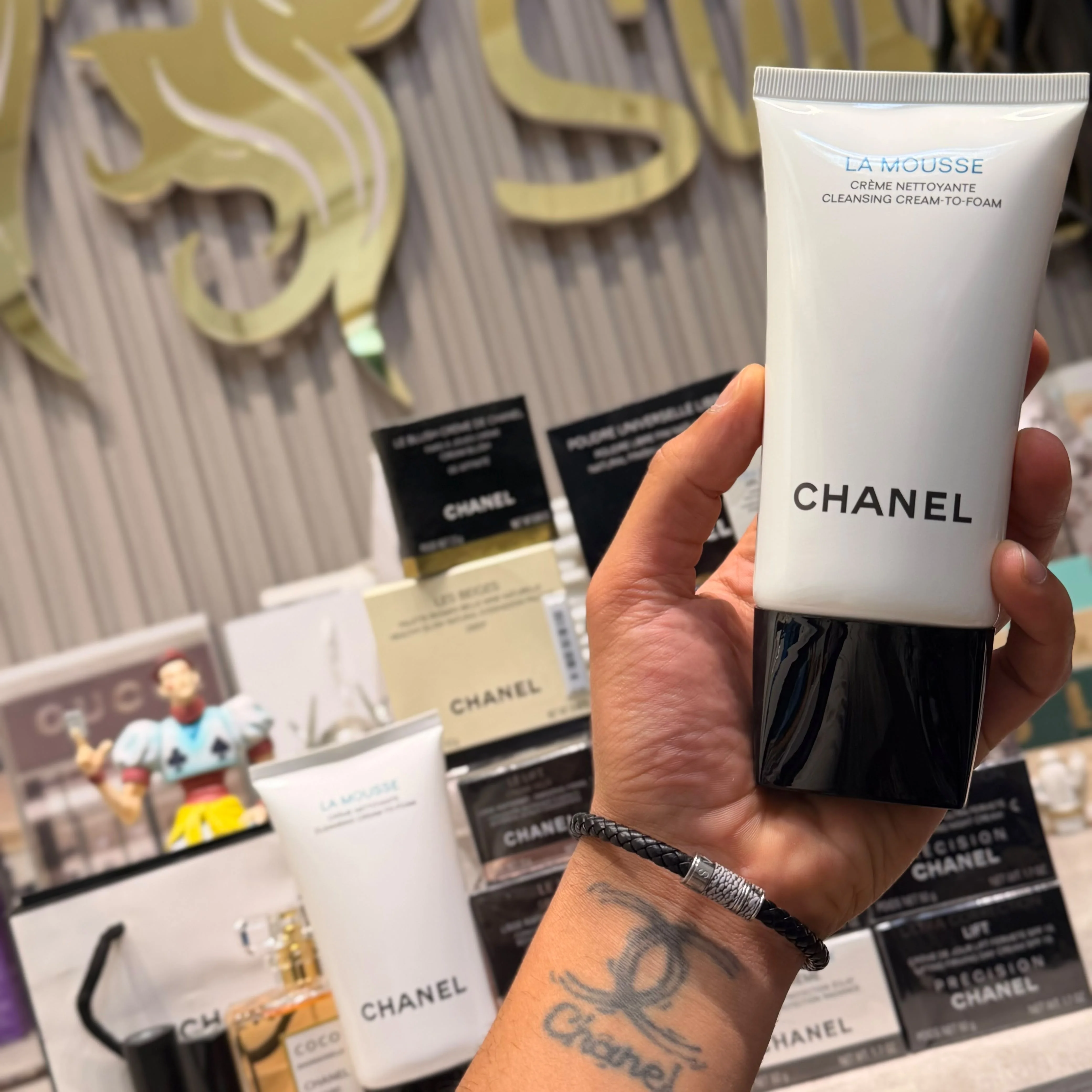 CHANEL LA MOUSSE – Anti-Pollution Cleansing Cream-to-Foamشانيل لا موس – كريم تنظيف يتحول إلى رغوة