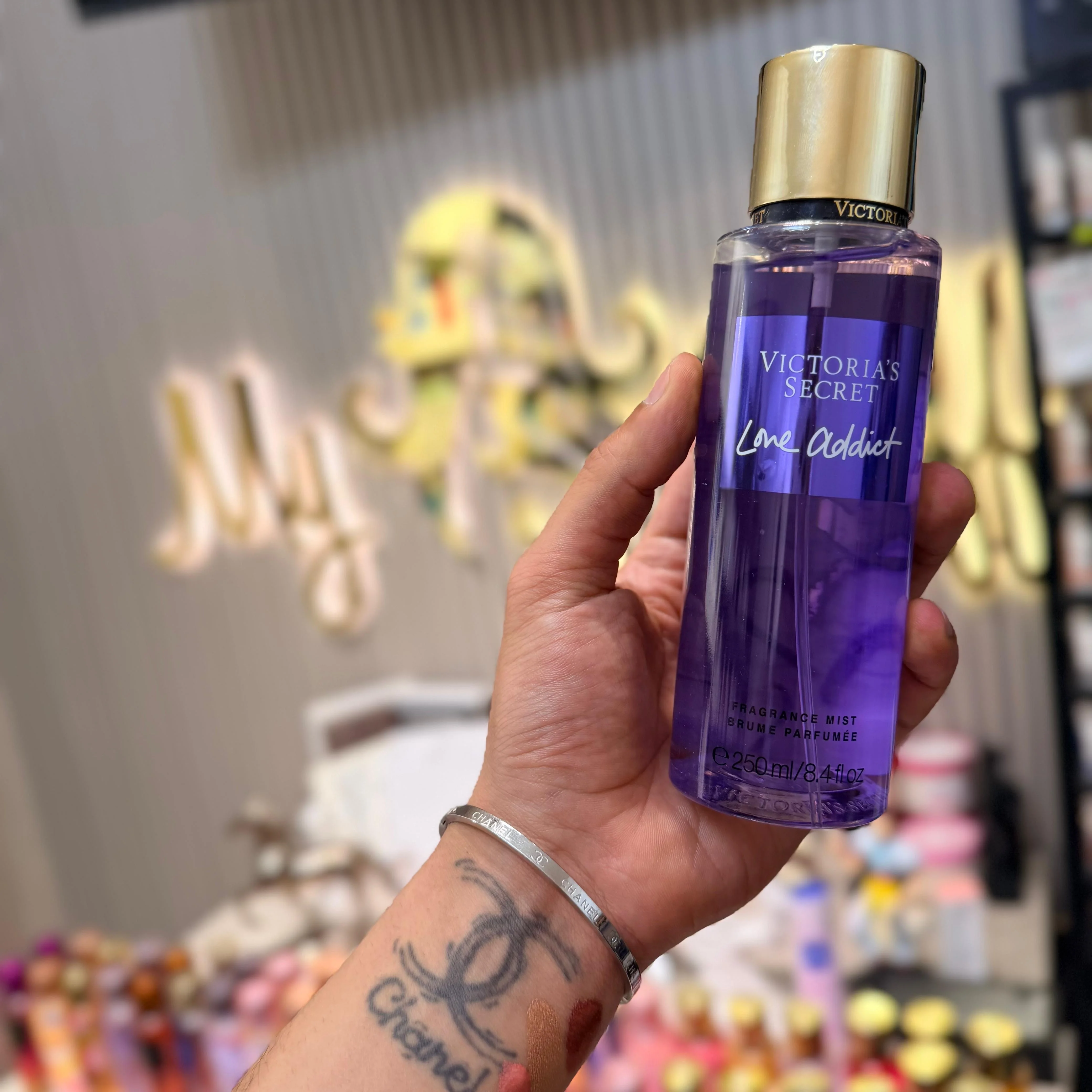 بودي ميست لاف سبيل من فكتوريا سيكريت Victoria’s Secret Love Spell