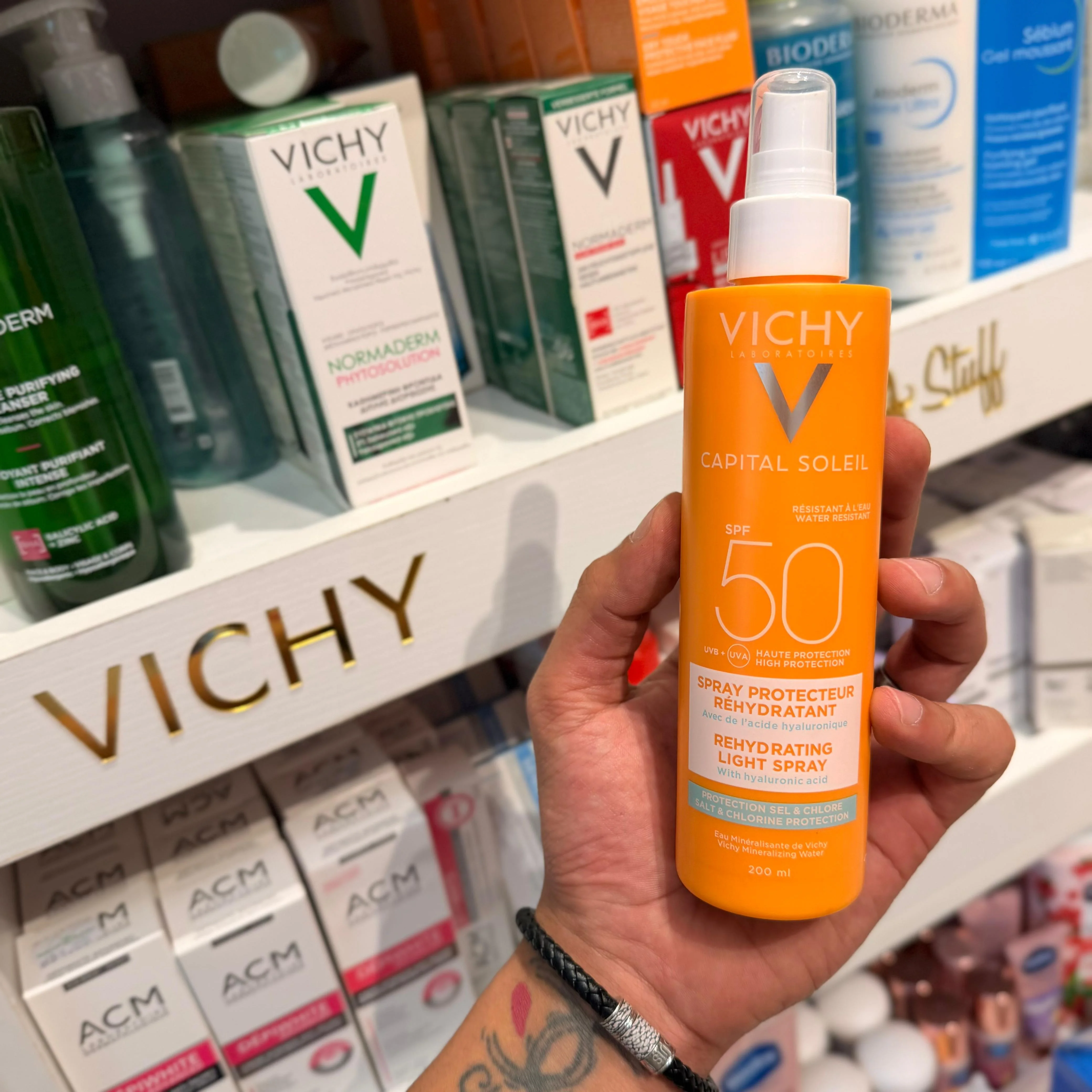 Vichy Capital Soeil Spray Spg50+ 200MLبخاخ فيشي كابيتال سويل SPG50+ 200 مل
