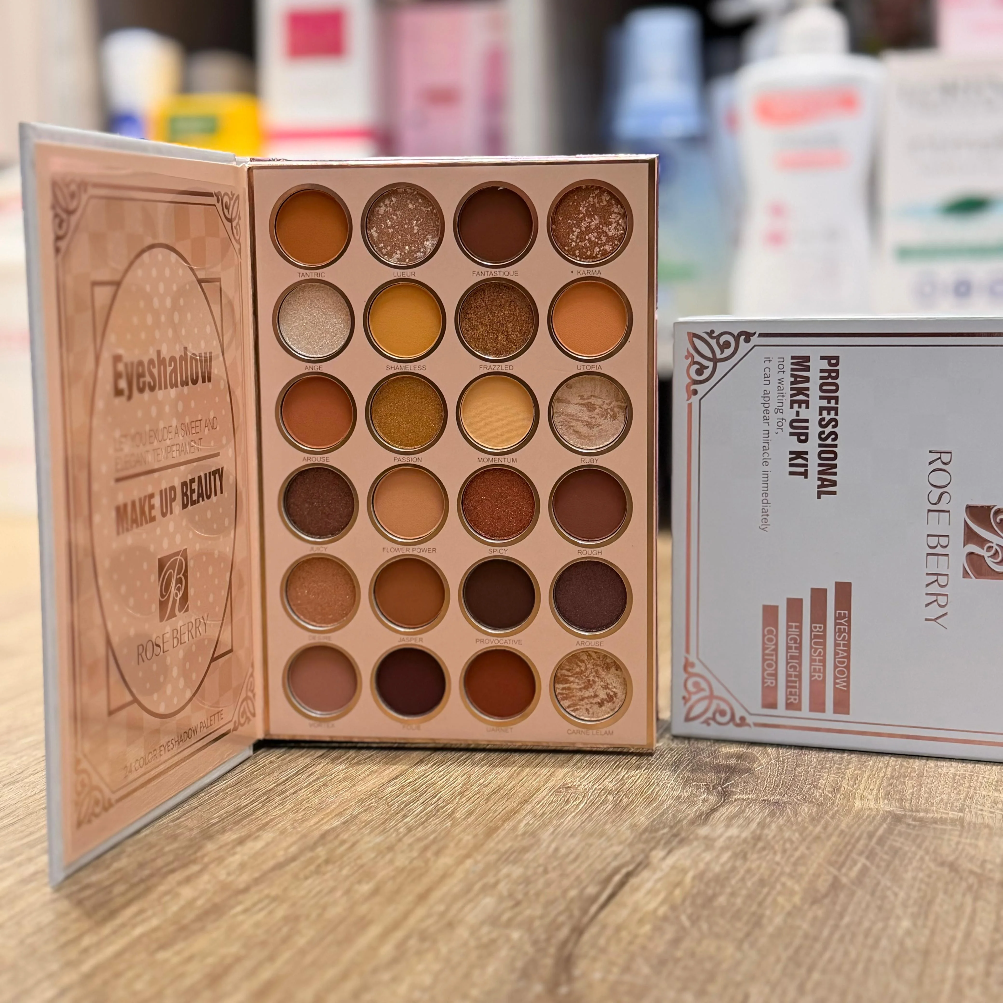 Rose Berry Professional Make-Up Kitمجموعة مكياج احترافية من روز بيري