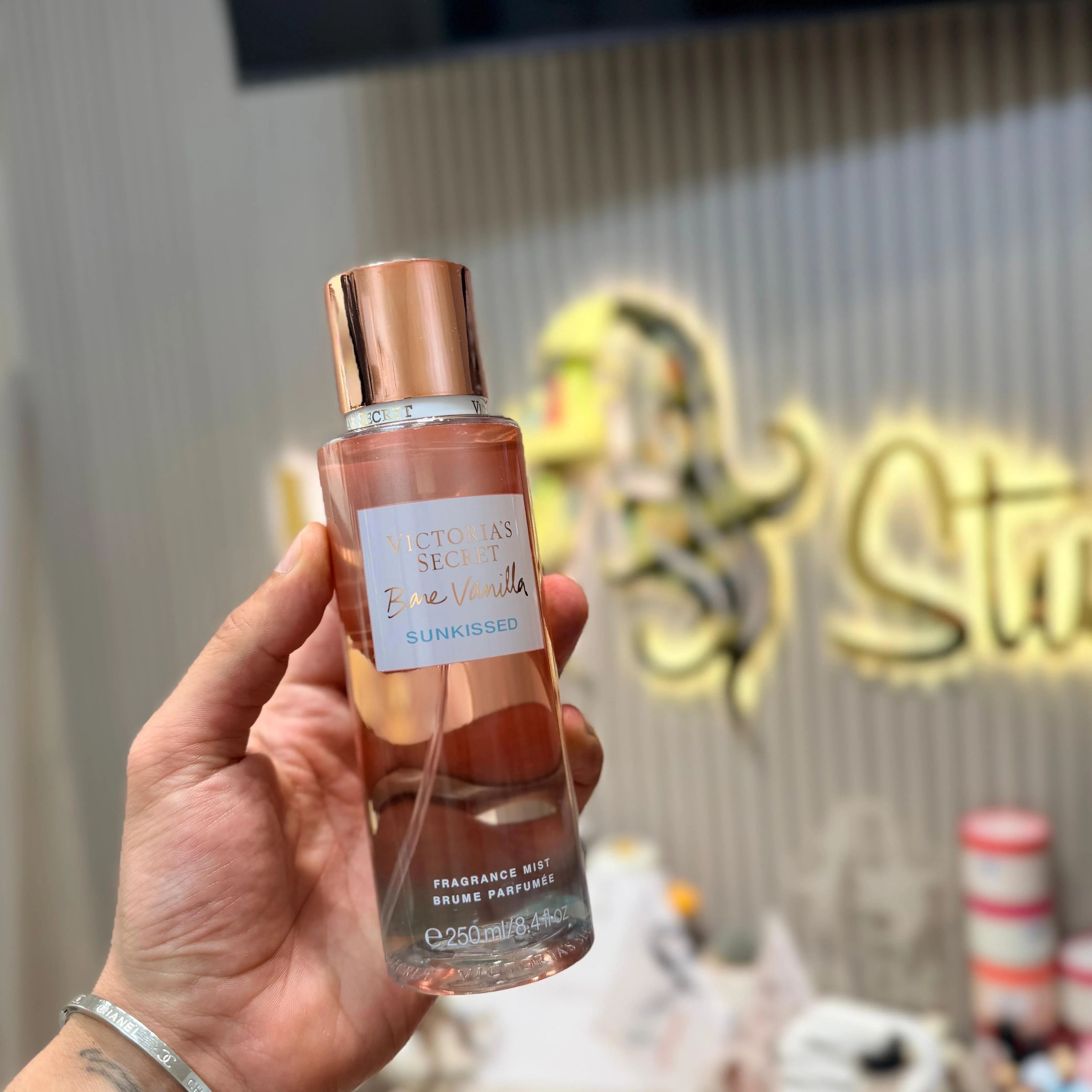 فيكتوريا سيكريت بير فانيلا فاكايشن فراجرانس ميستBare Vanilla Vacation Fragrance Mist Victoria's Secret