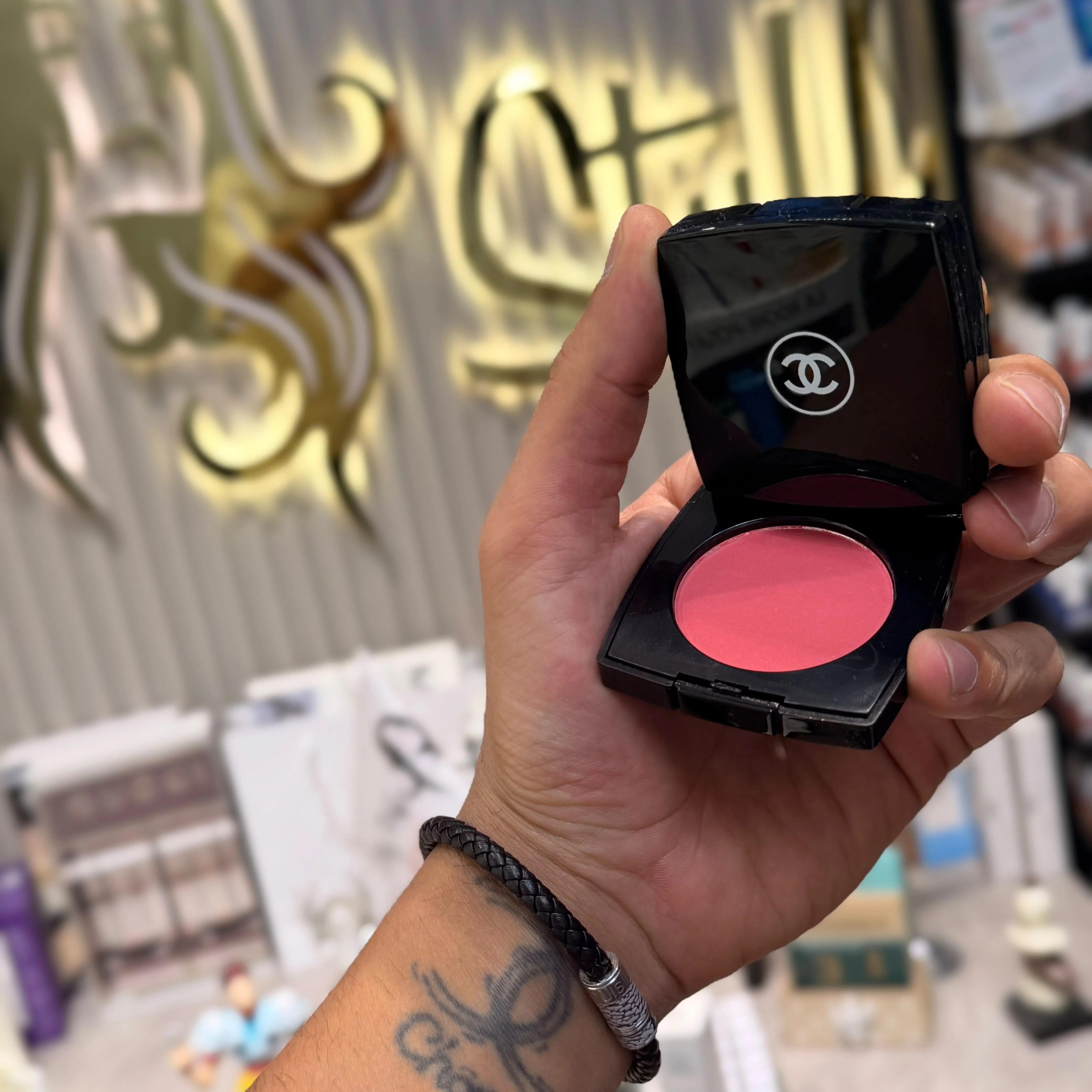 CHANEL Joues Contraste Intense – Cream-to-Powder Blushشانيل جوي كونتراست إنتنس – بلاشر كريمي يتحول إلى بودرة
