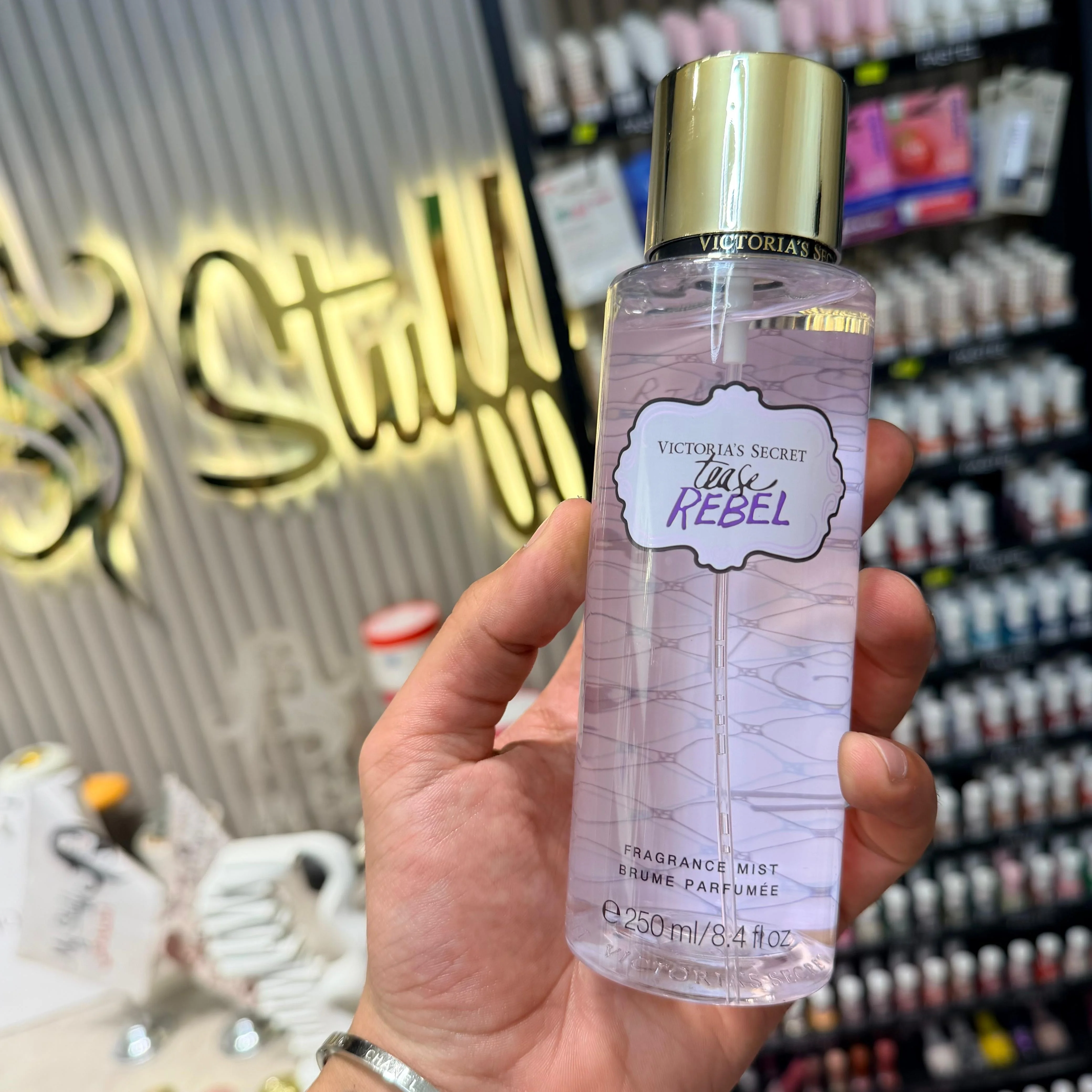 فيكتوريا سيكريت تيز ريبيل Tease Rebel Victoria's Secret
