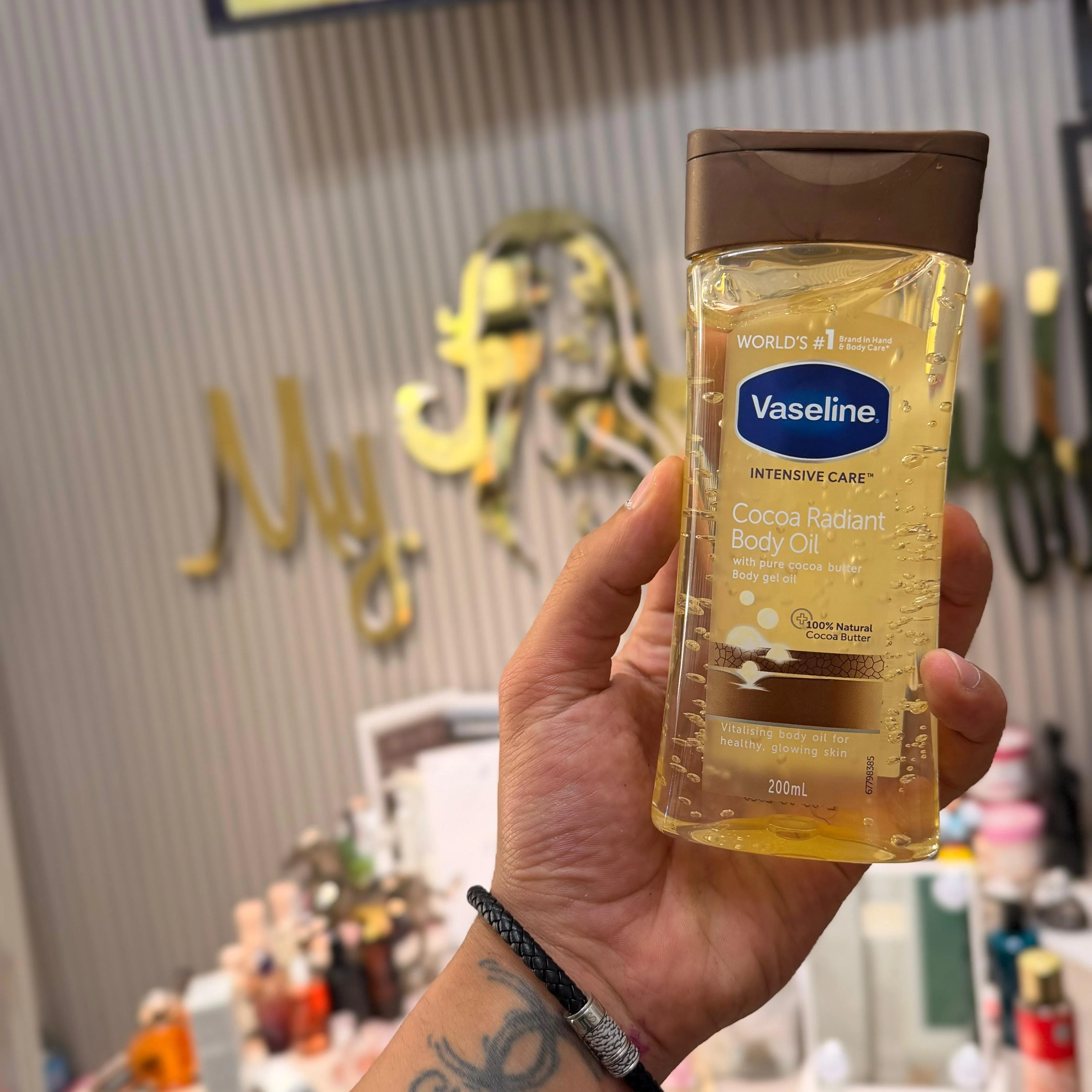 جل زيت الجسم فازلين إنتنسيف كير إيسنشال إيفن تون 10 في 1.  Vaseline Intensive Care Essential Even Tone Perfect 10 Body Gel Oil