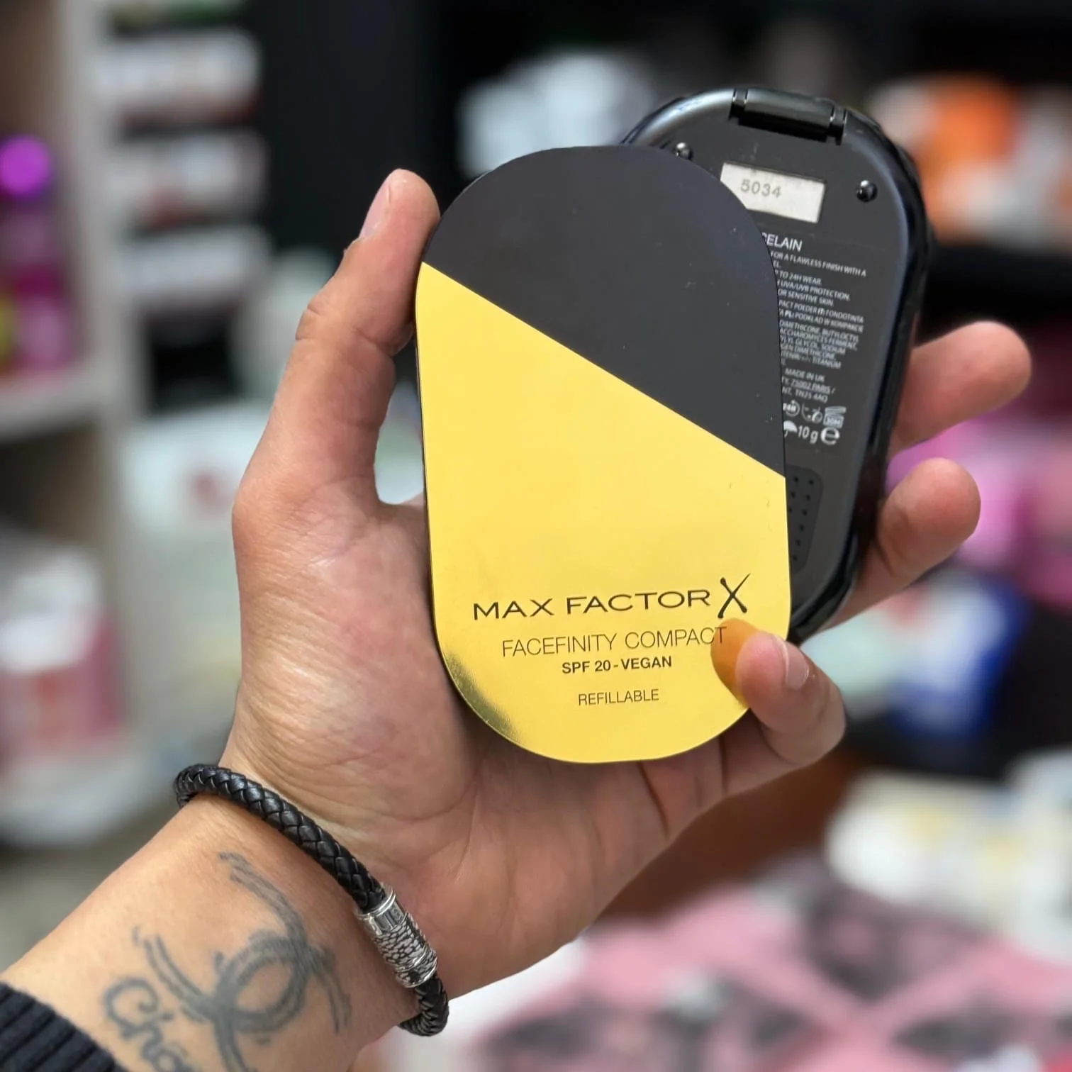 Max Factor Facefinity Compact Foundation ماكس فاكتور فيسفينيتي – كريم أساس مضغوط للوجه