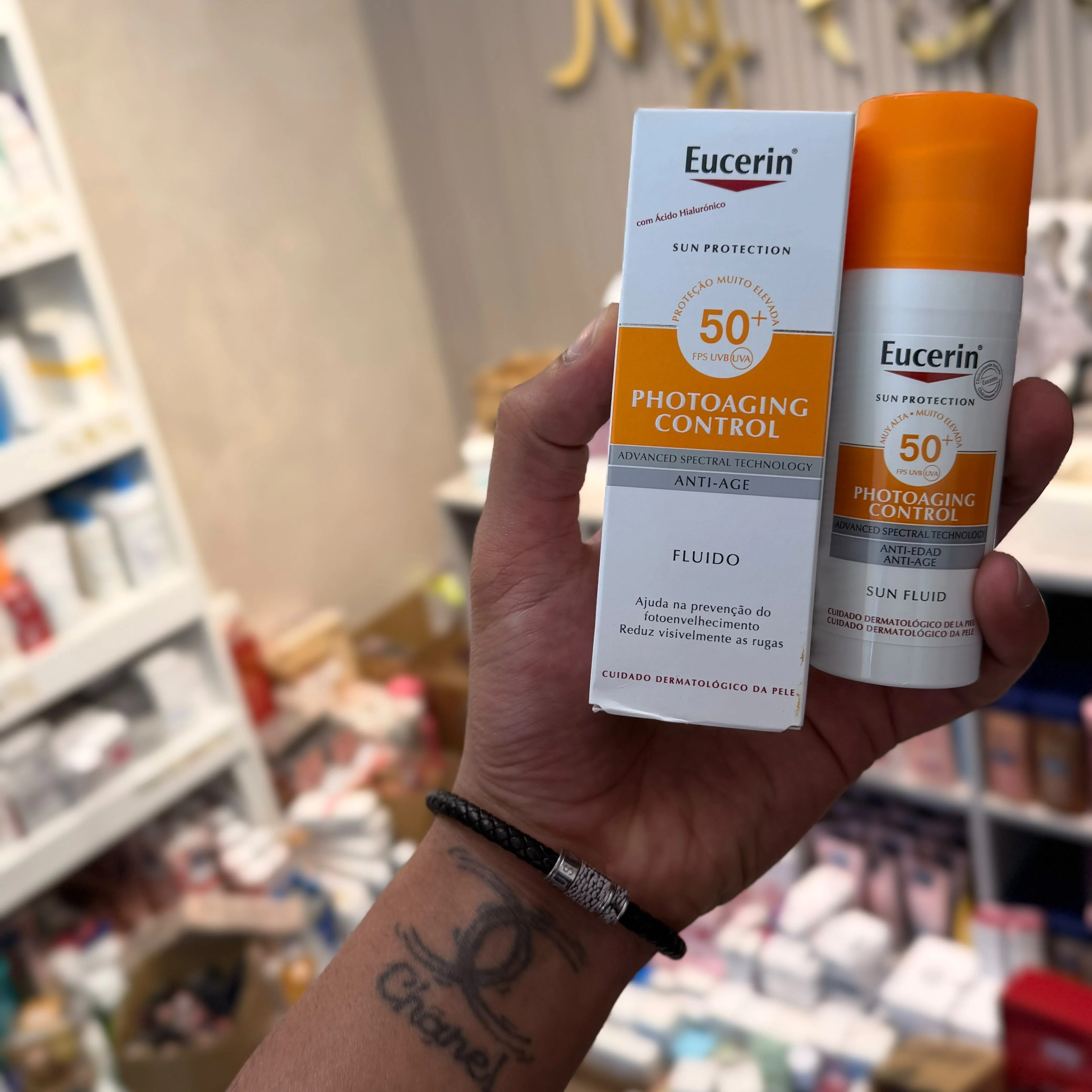 يوسيرين فلويد للتحكم في علامات تقدم السن بعامل حماية 50 (Eucerin Sun Fluid Photoaging Control SPF 50