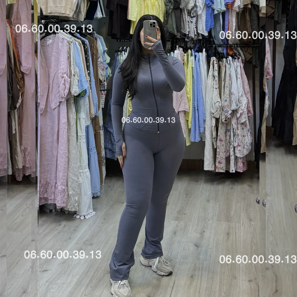 ENSEMBLE SPORT GRIS FONCEE