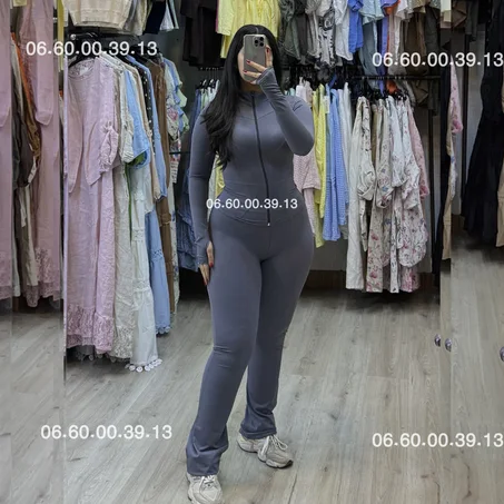 ENSEMBLE SPORT GRIS FONCEE