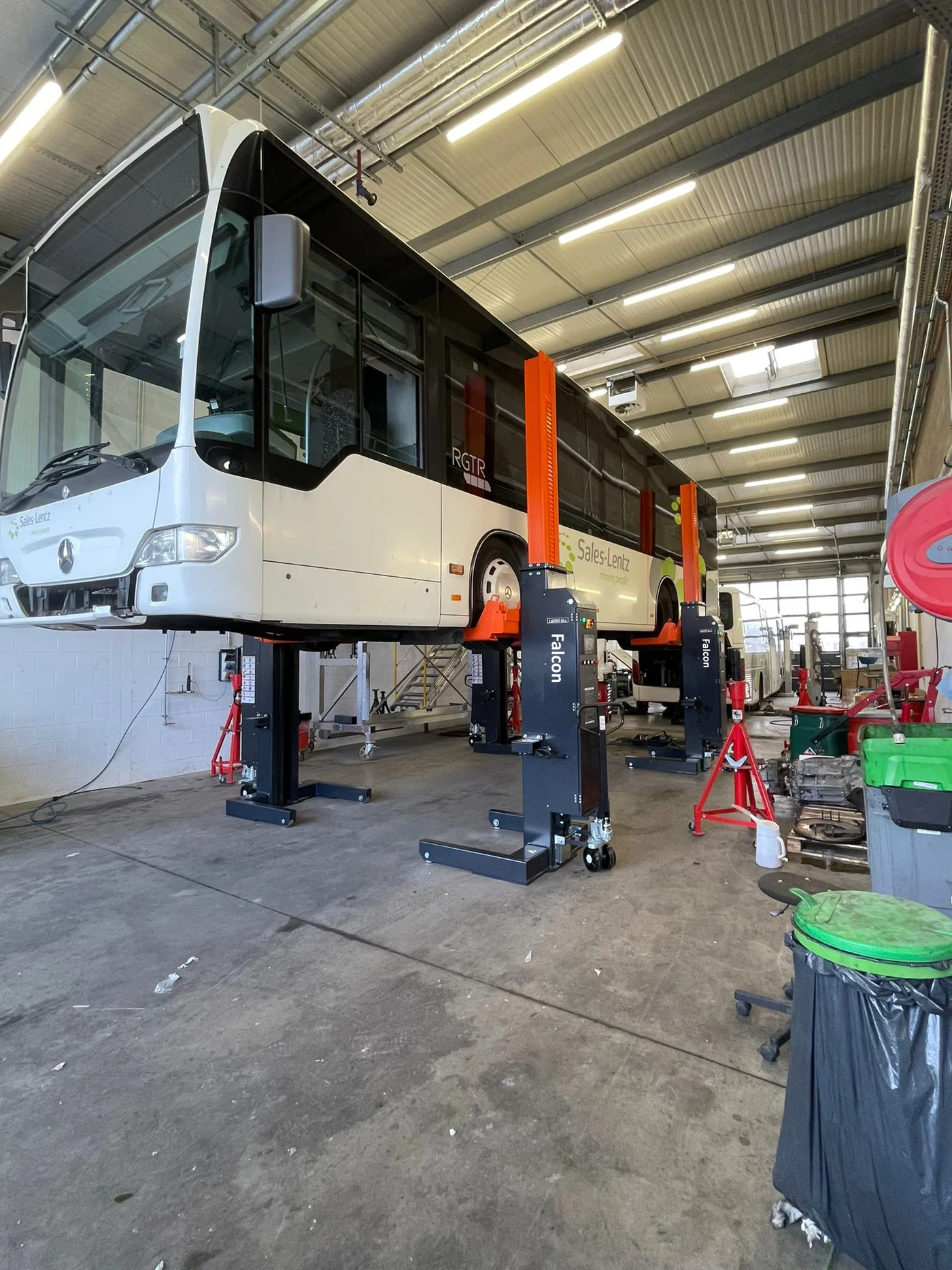 APluslift Falcon 18000LB and 22000LB Mobile Column Lifting System