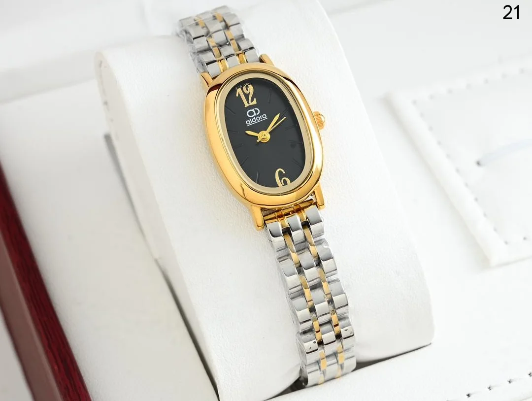 ساعة نسائي الدورا ابااشكالها الرهيبه والجذابه اشكال الماركات الانيقه بااحلا السعر 18000 ريال يمني عدن ⚡ فثط