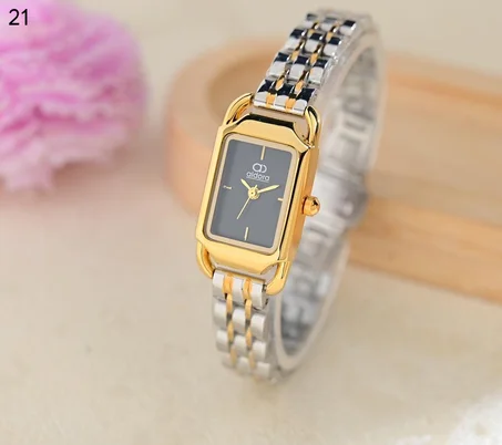 ساعة نسائي الدورا ابااشكالها الرهيبه والجذابه اشكال الماركات الانيقه بااحلا الاسعارالسعر 18000ريال يمني عدن ⚡ ريال  فثط