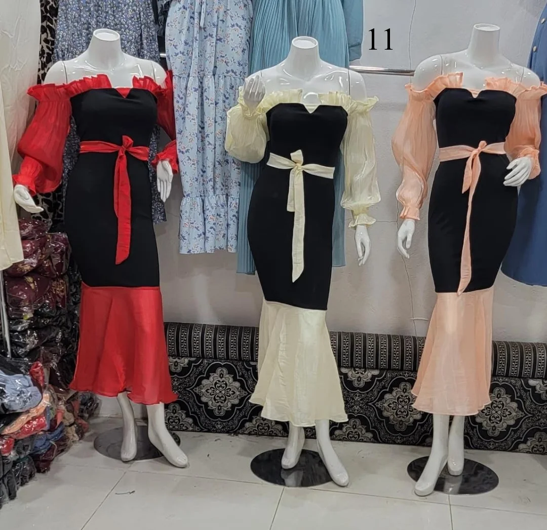 فستان   نسائي يتميز ب: السعر 17000* ريال يمني عدن ⚡