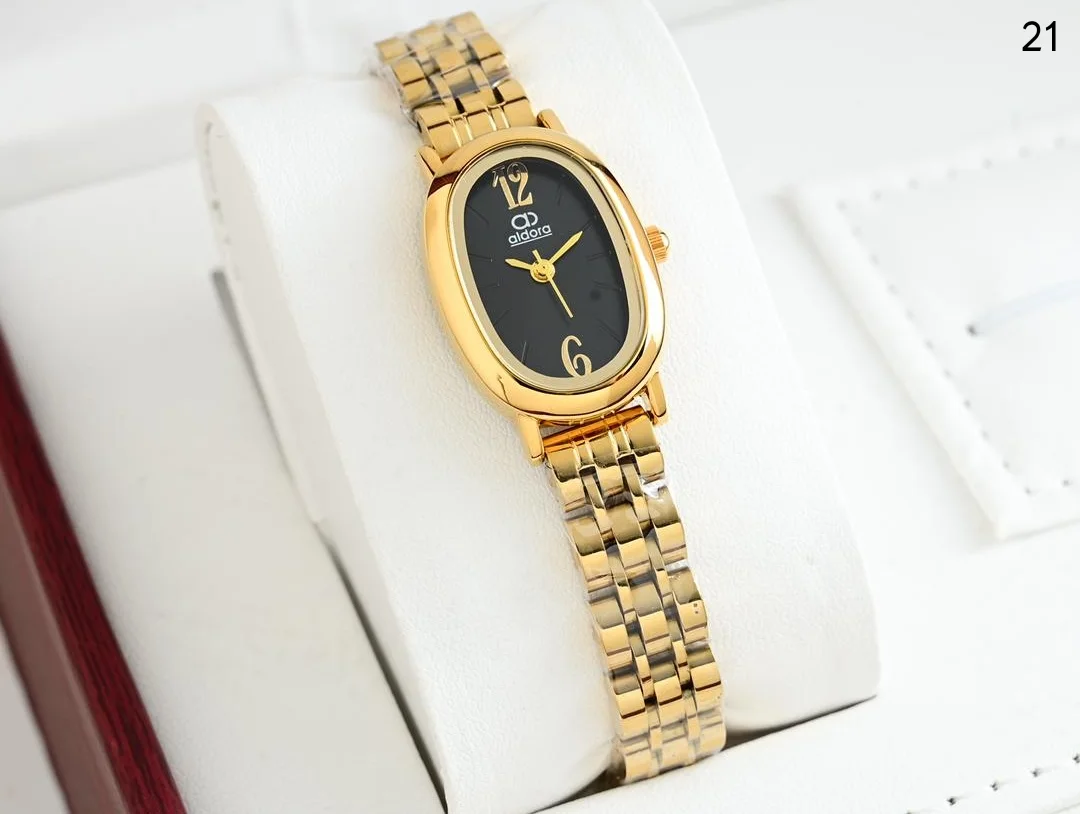 ساعة نسائي الدورا ابااشكالها الرهيبه والجذابه اشكال الماركات الانيقه بااحلا السعر 18000 ريال يمني عدن ⚡ فثط