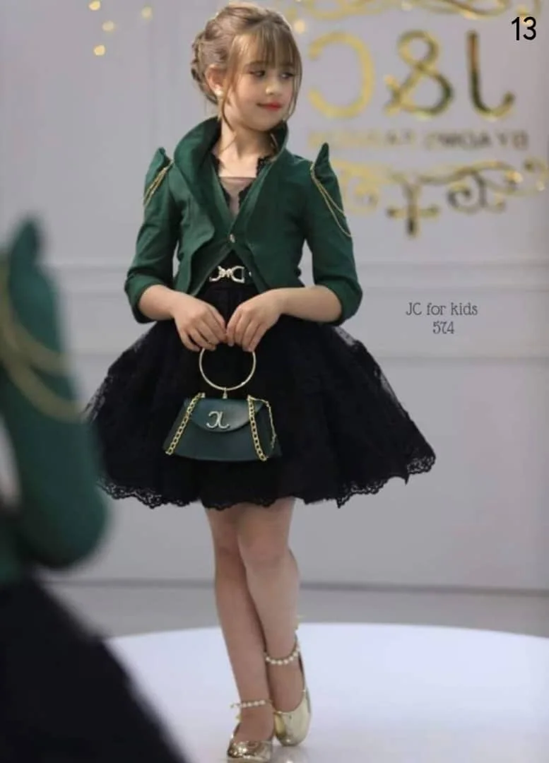 فستان بناتي انييق بستايل كلاسيكي السعر :*25000