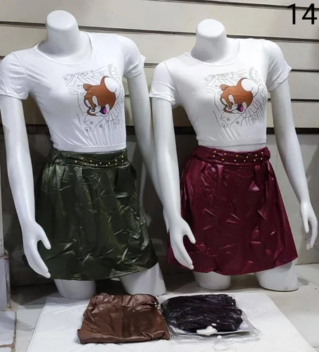 طقم نسائي السعر 9000 في عدن