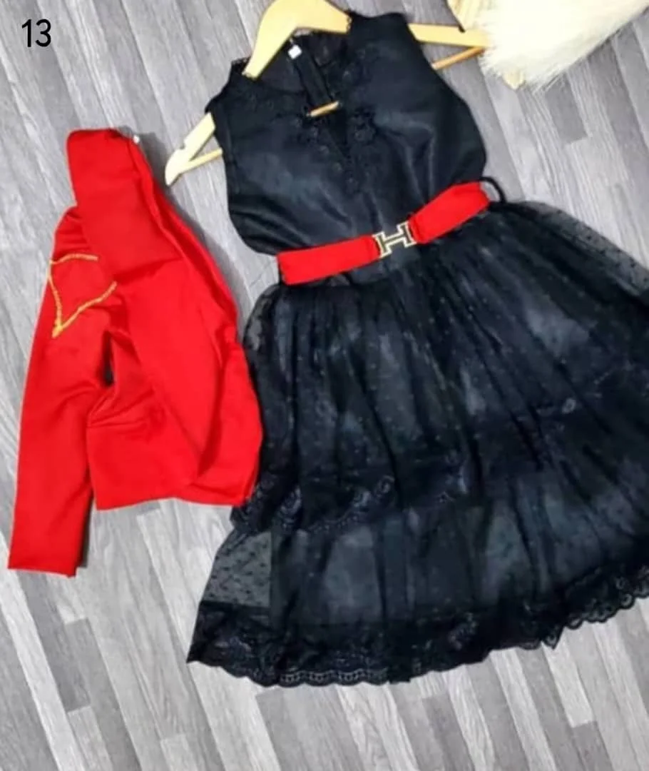 فستان بناتي انييق بستايل كلاسيكي السعر :*25000