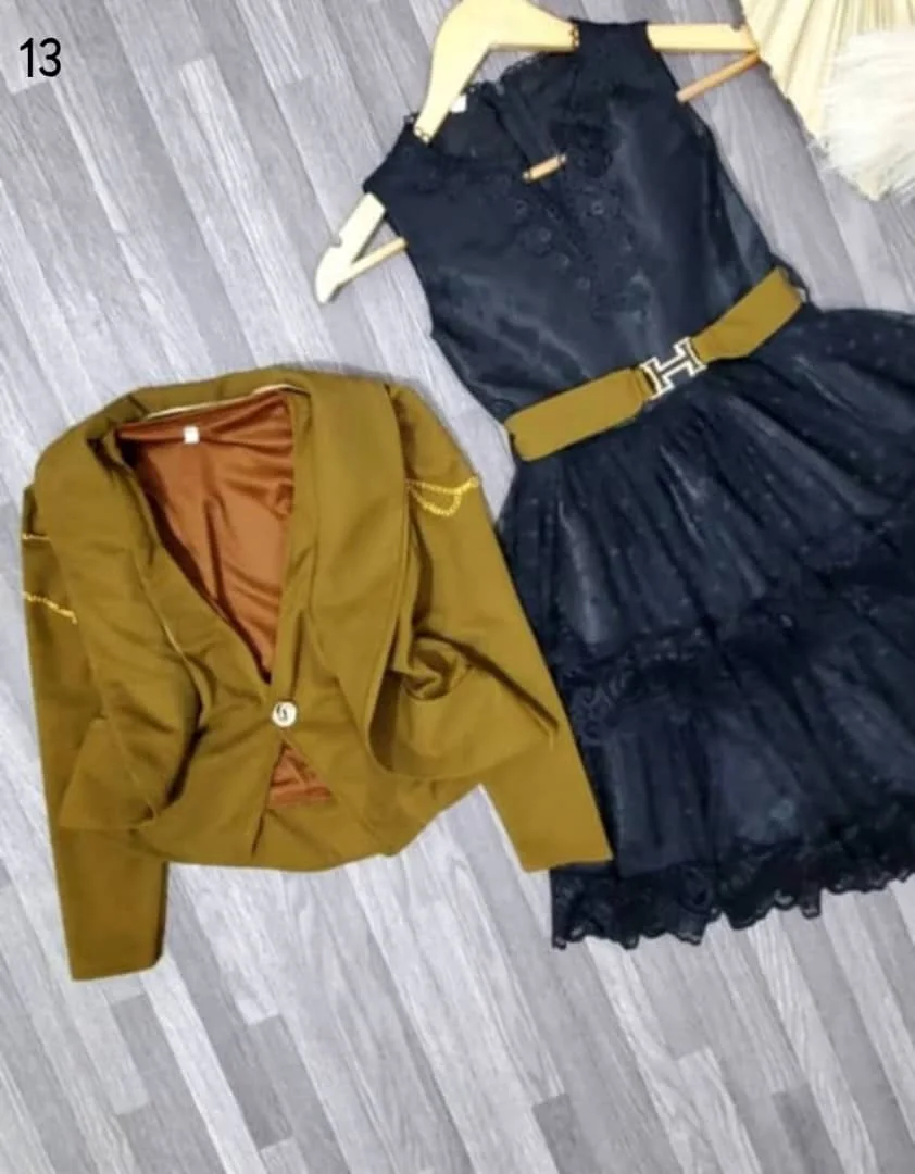 فستان بناتي انييق بستايل كلاسيكي السعر :*25000