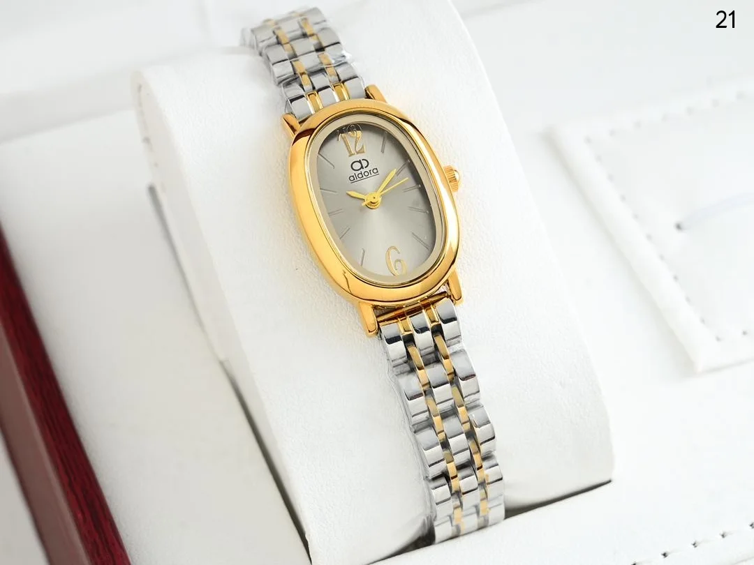 ساعة نسائي الدورا ابااشكالها الرهيبه والجذابه اشكال الماركات الانيقه بااحلا السعر 18000 ريال يمني عدن ⚡ فثط