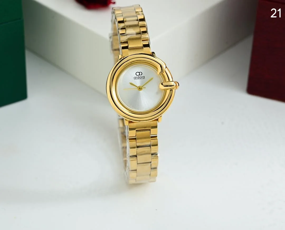 ساعة نسائي الدورا ابااشكالها الرهيبه والجذابه اشكال الماركات الانيقه بااحلا السعر 18000ريال يمني عدن ⚡ فثط