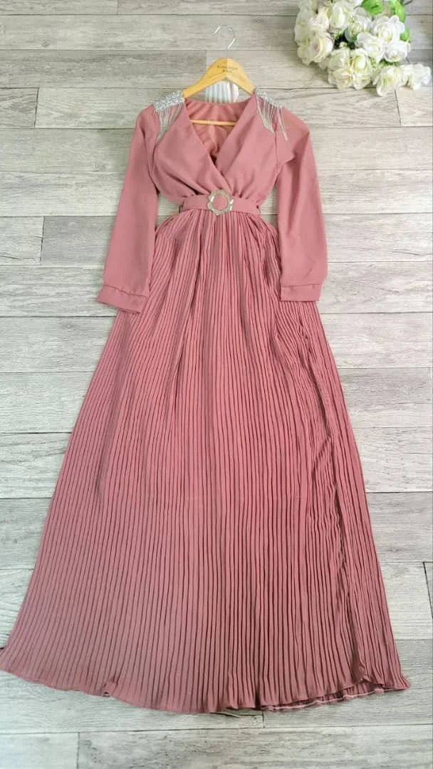 سوق سالم يقدم لكم فستان نساىي شيفون أصلي مكسر.. راقي جدآ والسعر 17000 ألف ريال يمني