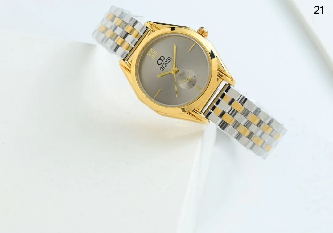 ساعة نسائي الدورا ابااشكالها الرهيبه والجذابه اشكال الماركات الانيقه بااحلا الاسعارالسعر 18000ريال يمني عدن ⚡ ريال  فثط