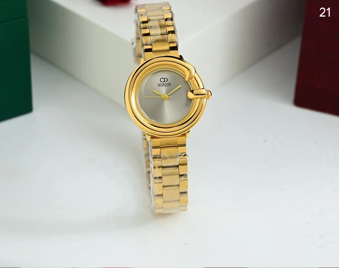 ساعة نسائي الدورا ابااشكالها الرهيبه والجذابه اشكال الماركات الانيقه بااحلا السعر 18000ريال يمني عدن ⚡ فثط