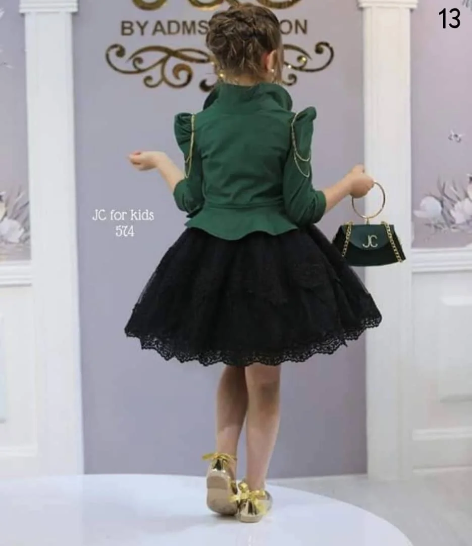 فستان بناتي انييق بستايل كلاسيكي السعر :*25000