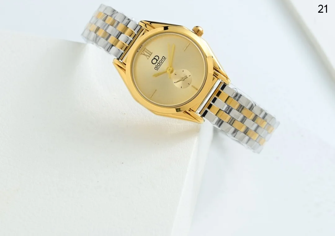 ساعة نسائي الدورا ابااشكالها الرهيبه والجذابه اشكال الماركات الانيقه بااحلا الاسعارالسعر 18000ريال يمني عدن ⚡ ريال  فثط