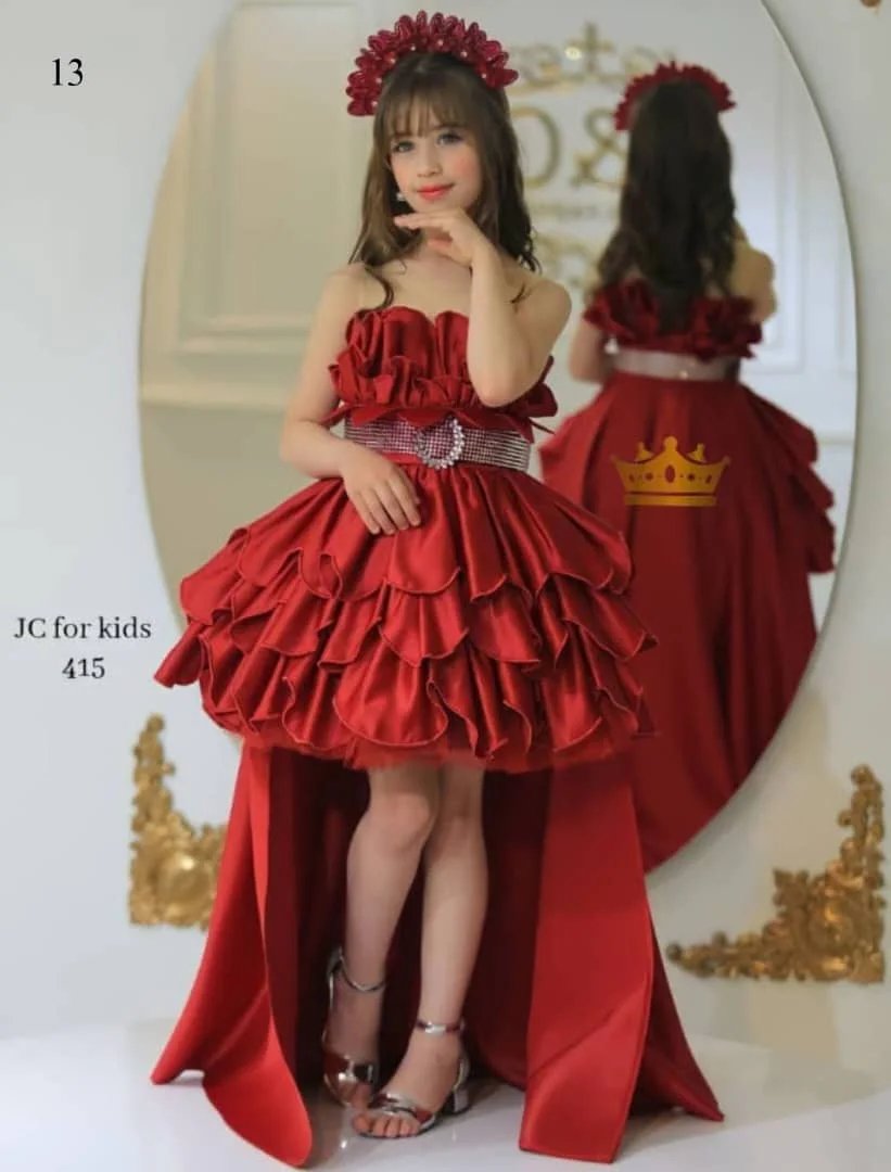 فساتين بناتي السعر   28500* ريال يمني عدن