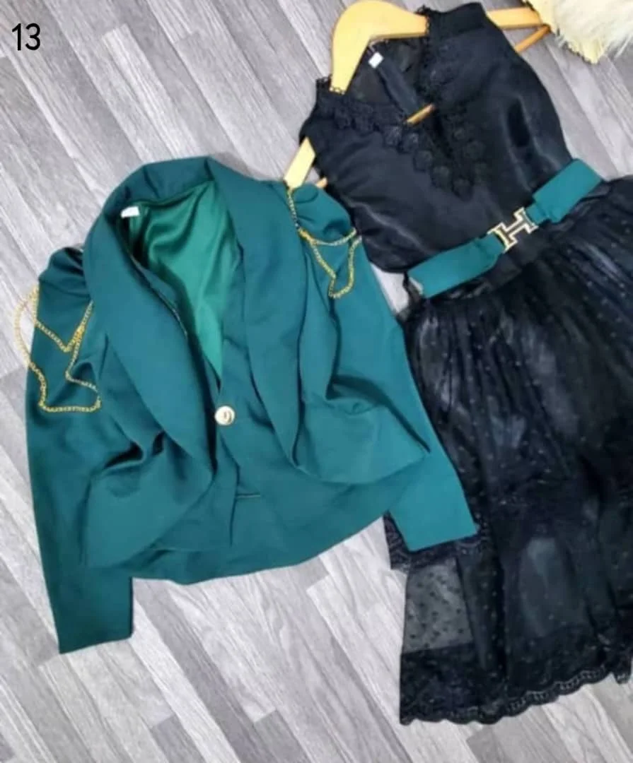 فستان بناتي انييق بستايل كلاسيكي السعر :*25000