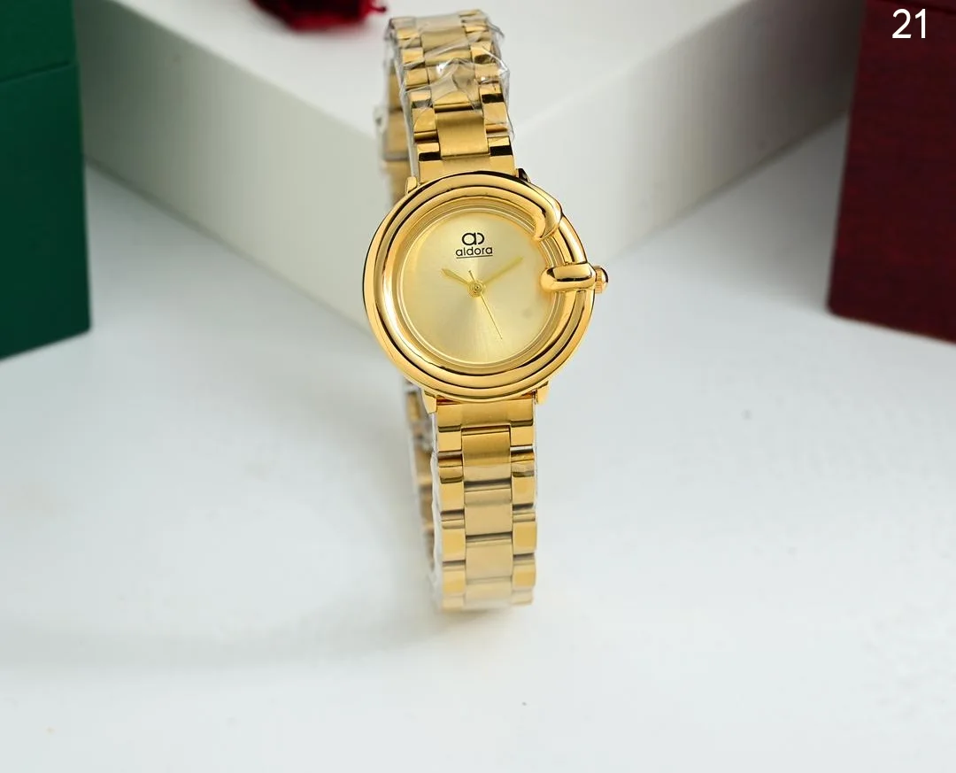 ساعة نسائي الدورا ابااشكالها الرهيبه والجذابه اشكال الماركات الانيقه بااحلا السعر 18000ريال يمني عدن ⚡ فثط