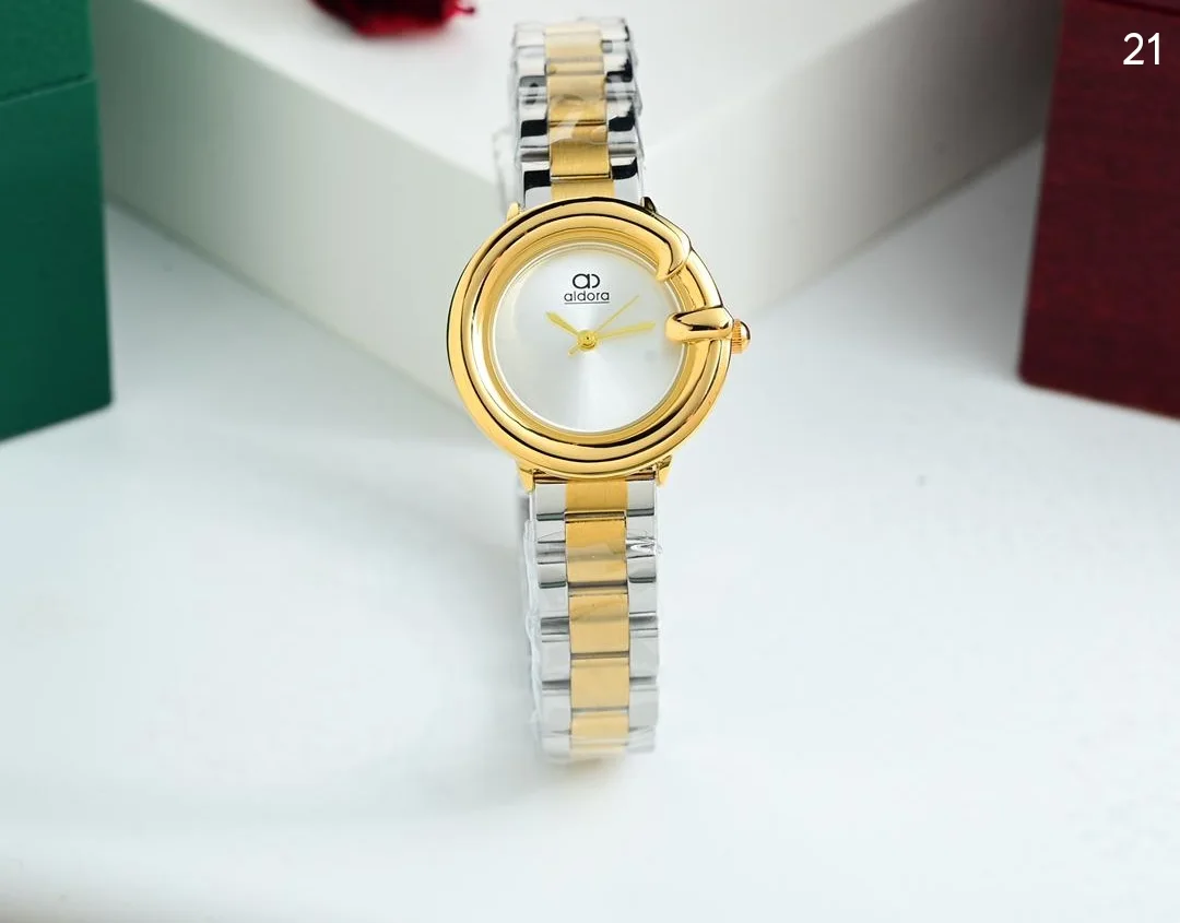 ساعة نسائي الدورا ابااشكالها الرهيبه والجذابه اشكال الماركات الانيقه بااحلا السعر 18000ريال يمني عدن ⚡ فثط